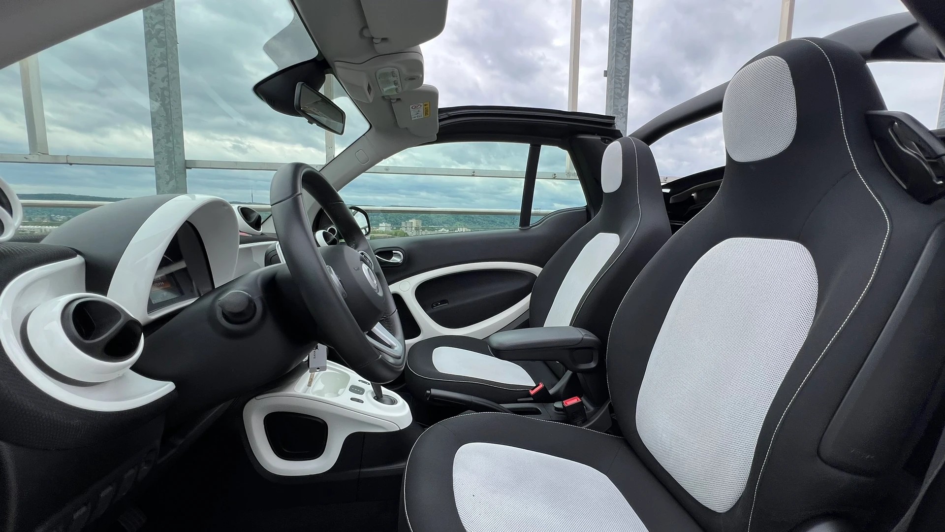 SMART FORTWO PASSION CABRIO TWINMATIC l 90 PS-image-25