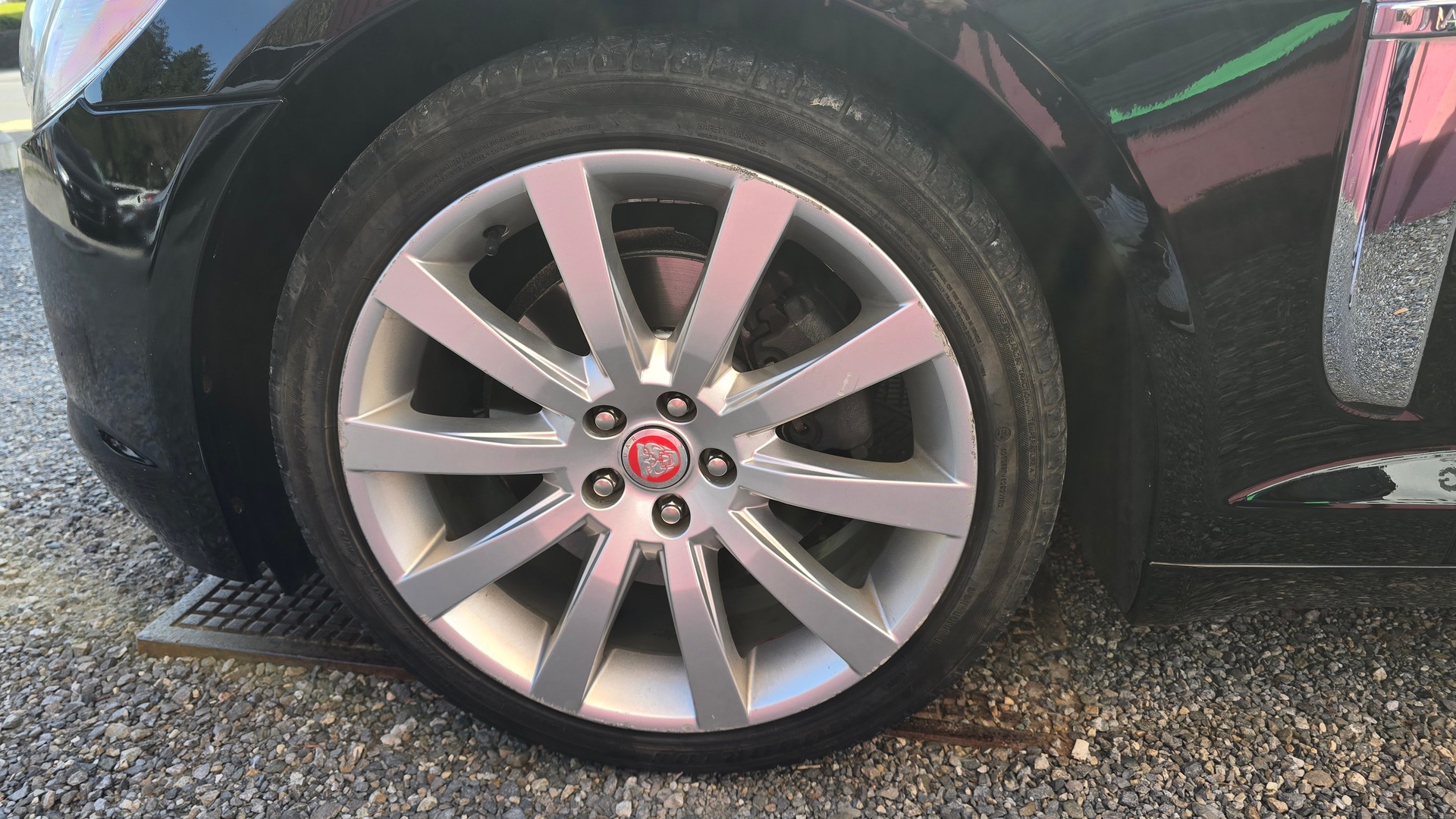 JAGUAR XF 4.2 V8-image-6