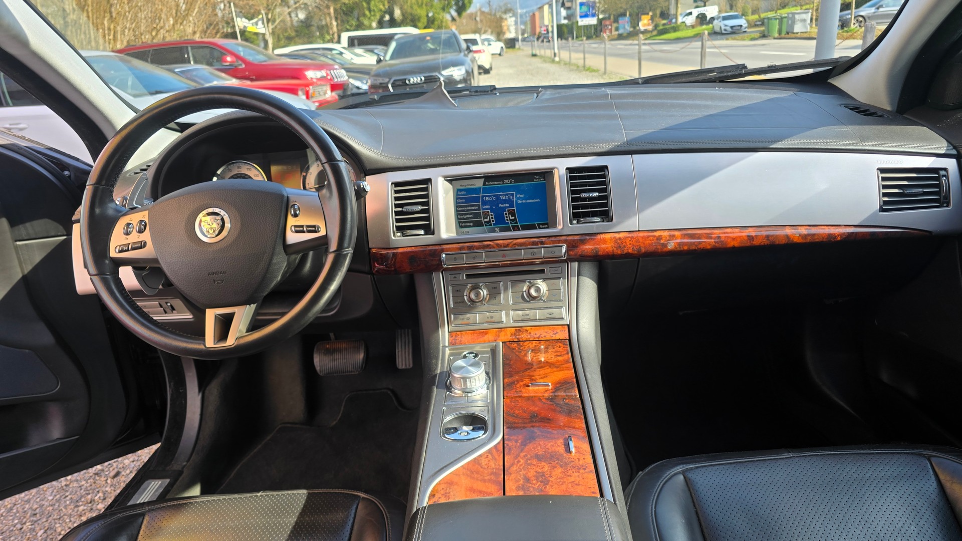 JAGUAR XF 4.2 V8-image-11