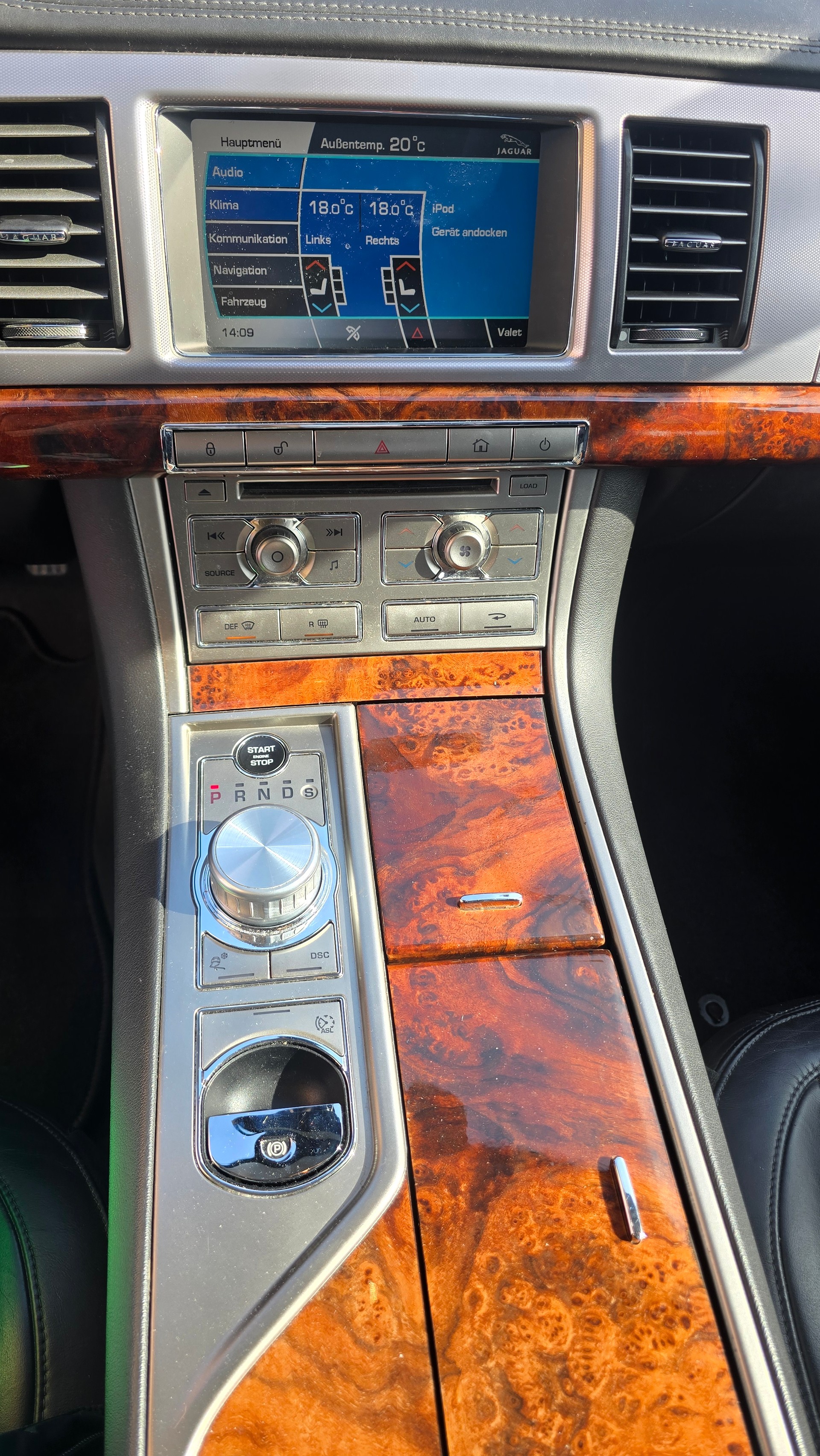 JAGUAR XF 4.2 V8-image-15