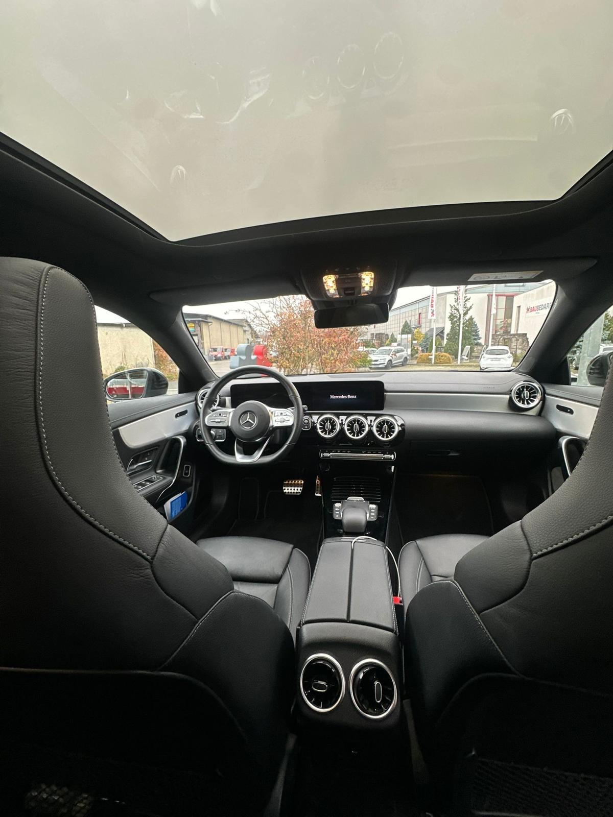 MERCEDES-BENZ CLA 200 AMG Line-image-5