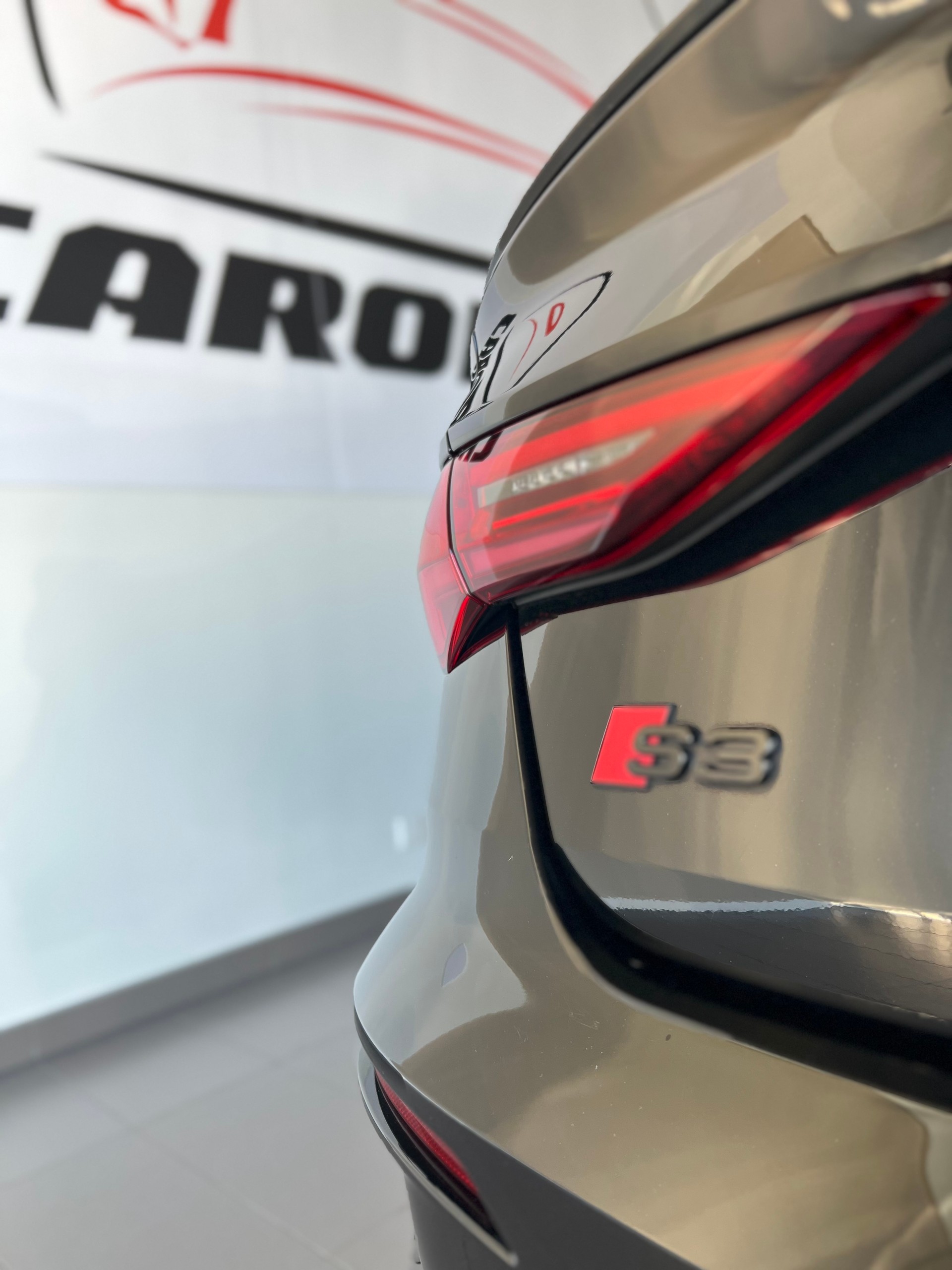 AUDI S3 Limousine 2.0 TFSI quattro S-tronic-image-22