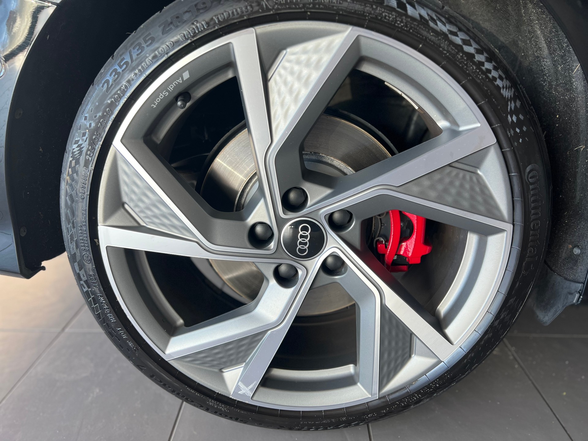 AUDI S3 Limousine 2.0 TFSI quattro S-tronic-image-23