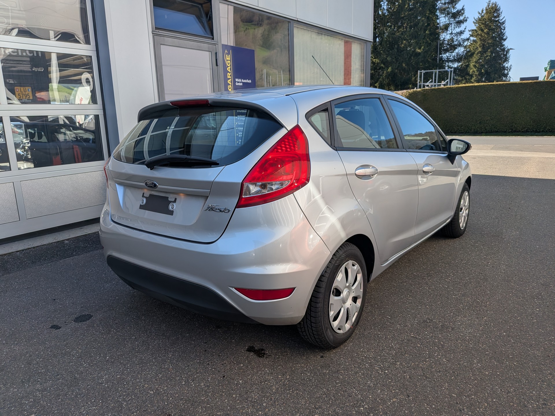 FORD Fiesta 1.25 16V Ambiente-image-3