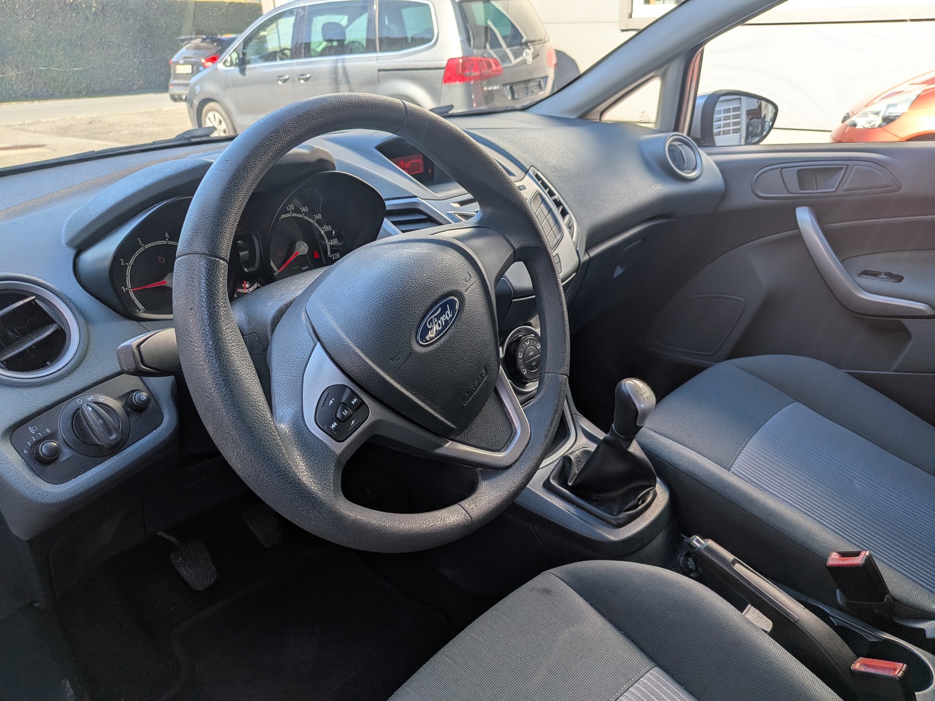 FORD Fiesta 1.25 16V Ambiente-image-4