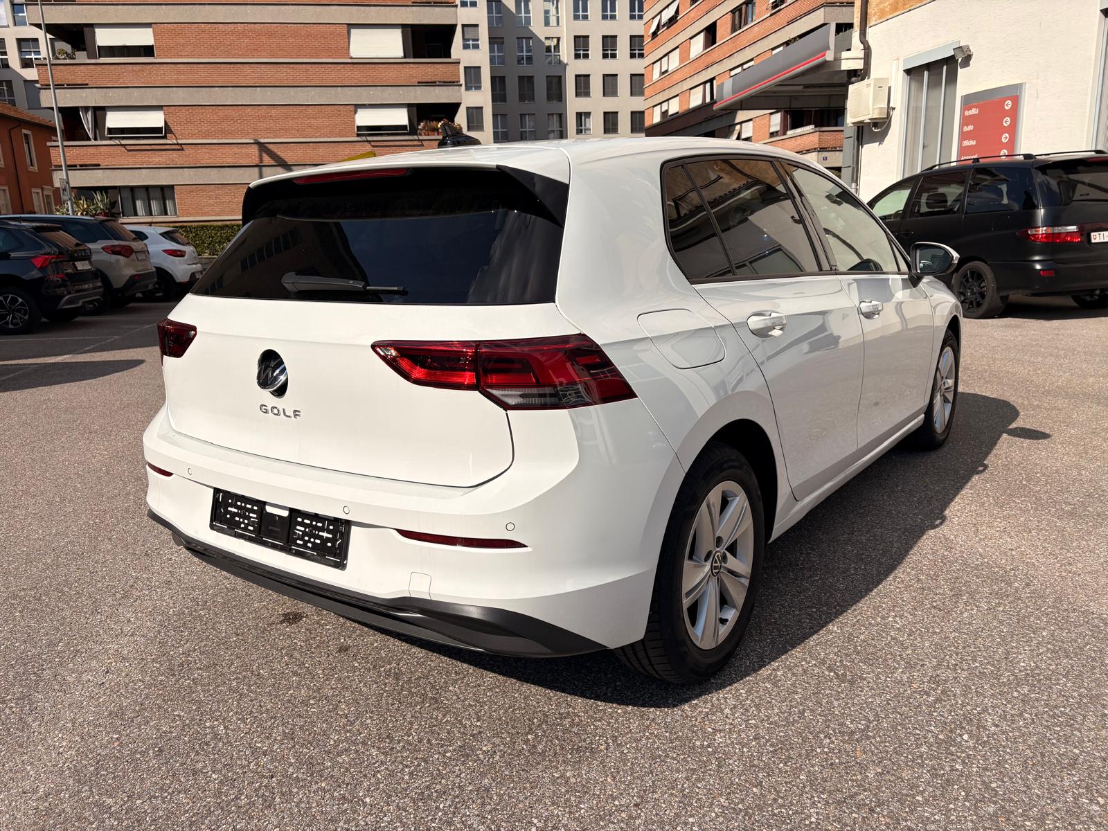 VW Golf 1.0 TSI Life-image-3
