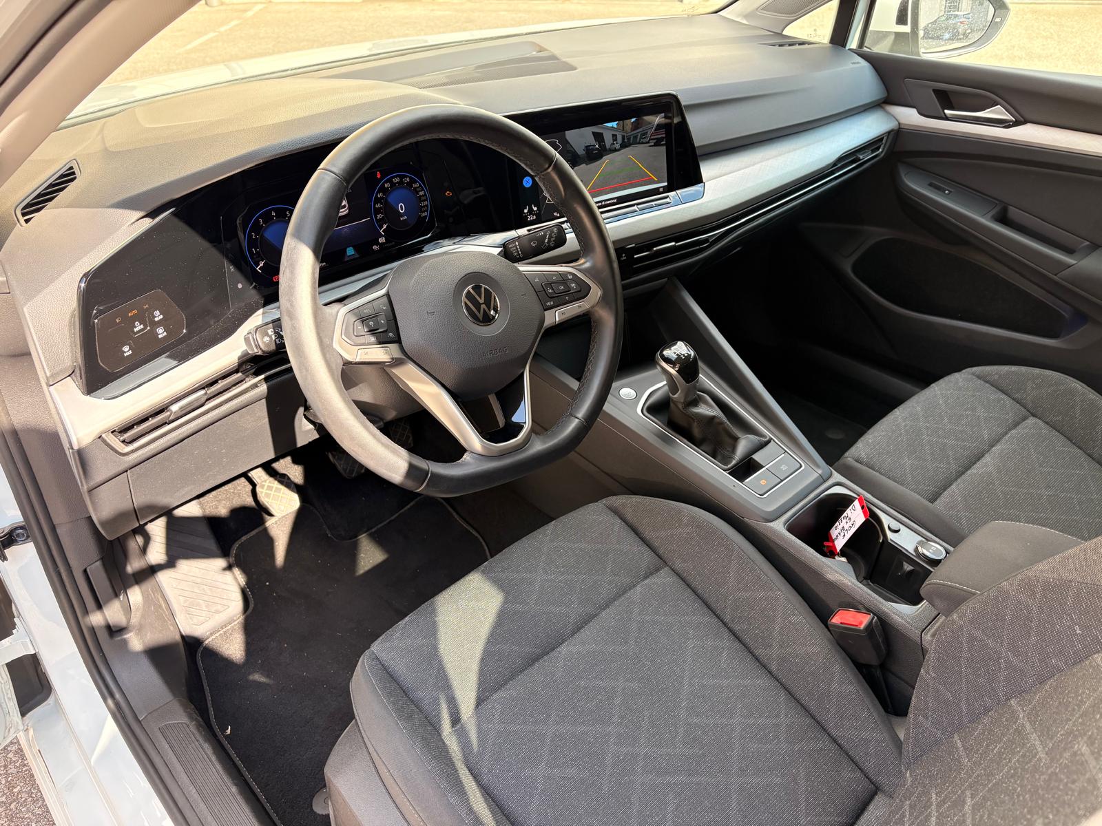VW Golf 1.0 TSI Life-image-5