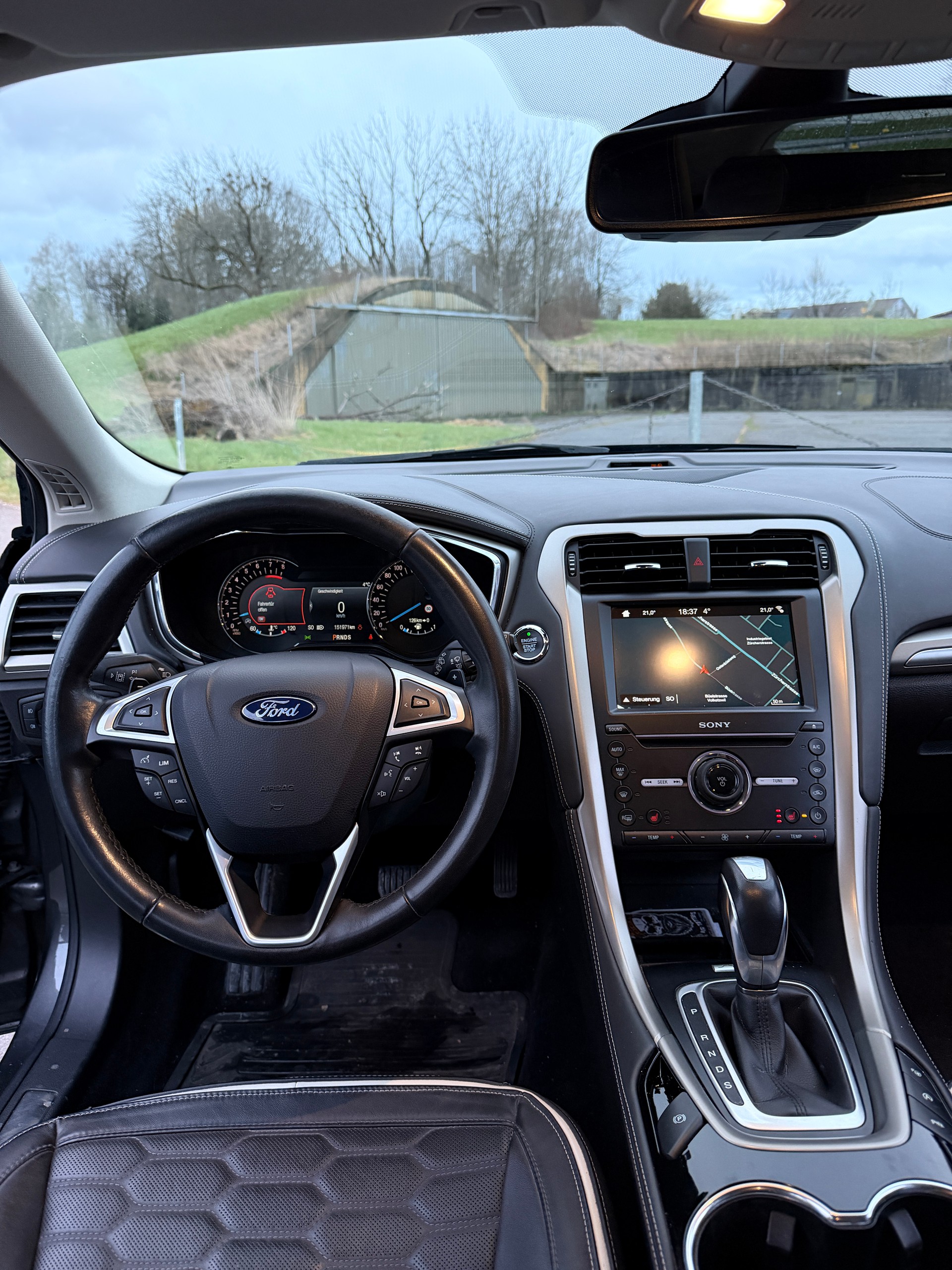 FORD Mondeo 2.0 EcoBoost SCTi Vignale Automatic-image-8