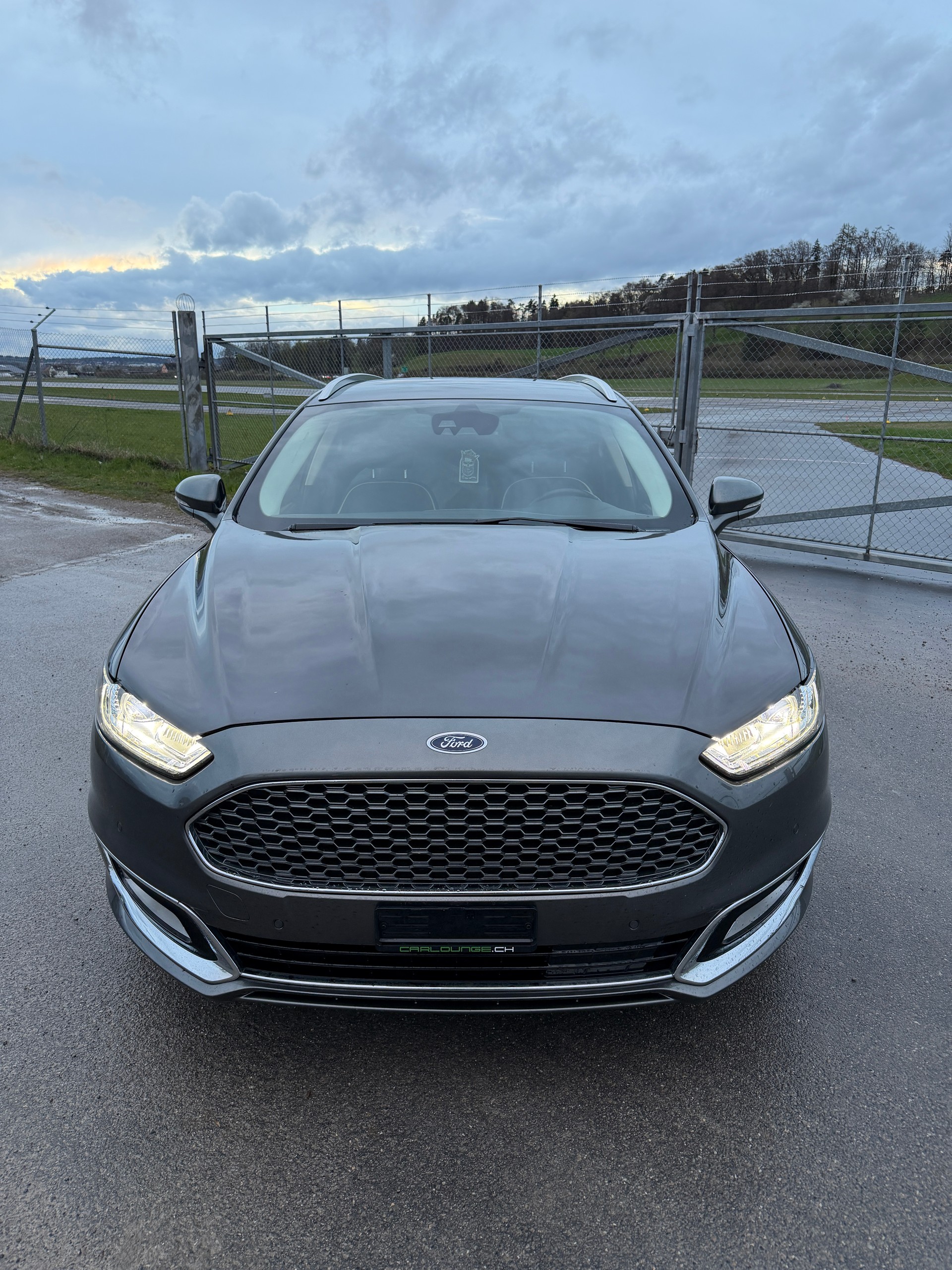 FORD Mondeo 2.0 EcoBoost SCTi Vignale Automatic-image-1