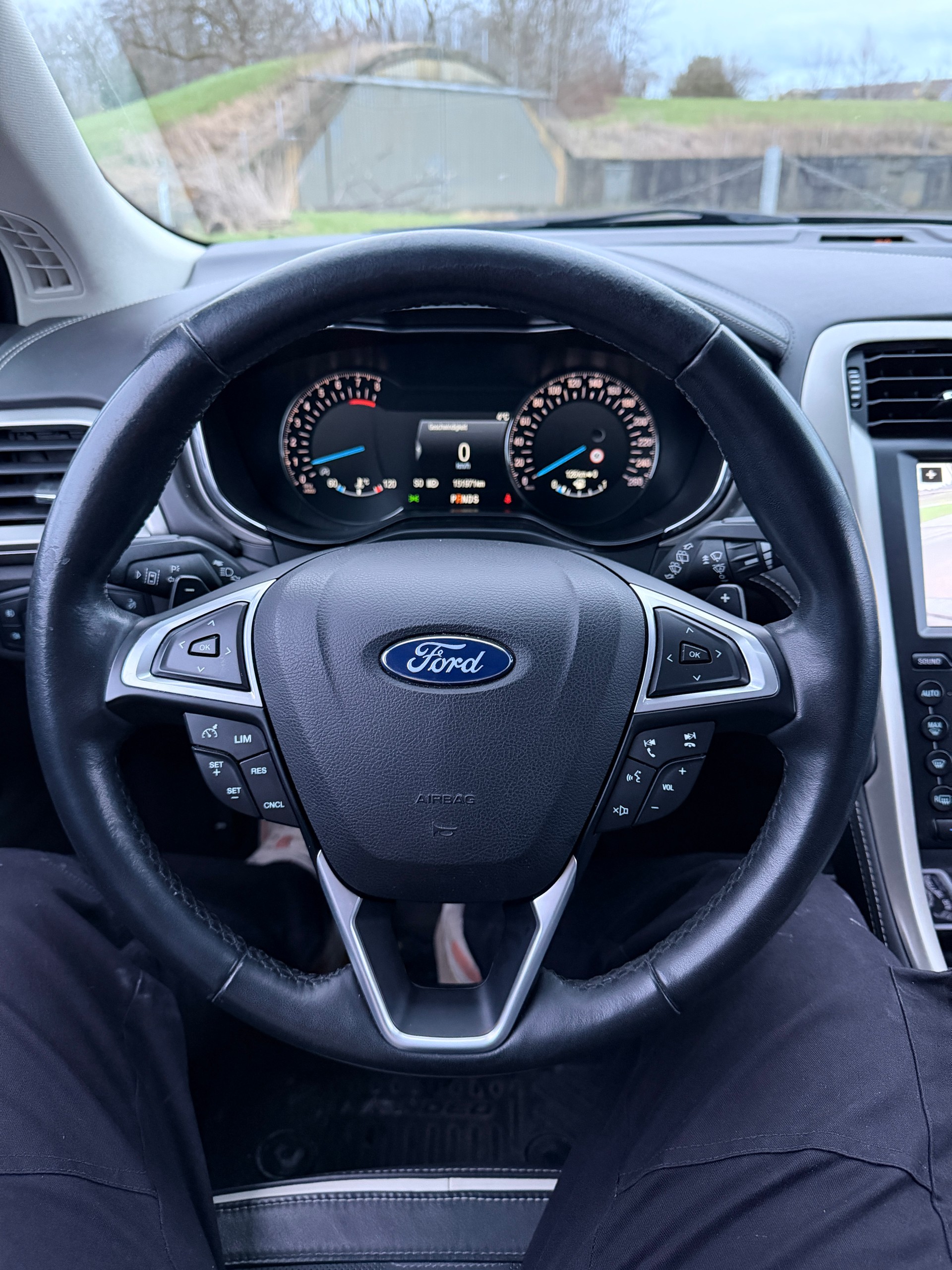 FORD Mondeo 2.0 EcoBoost SCTi Vignale Automatic-image-10