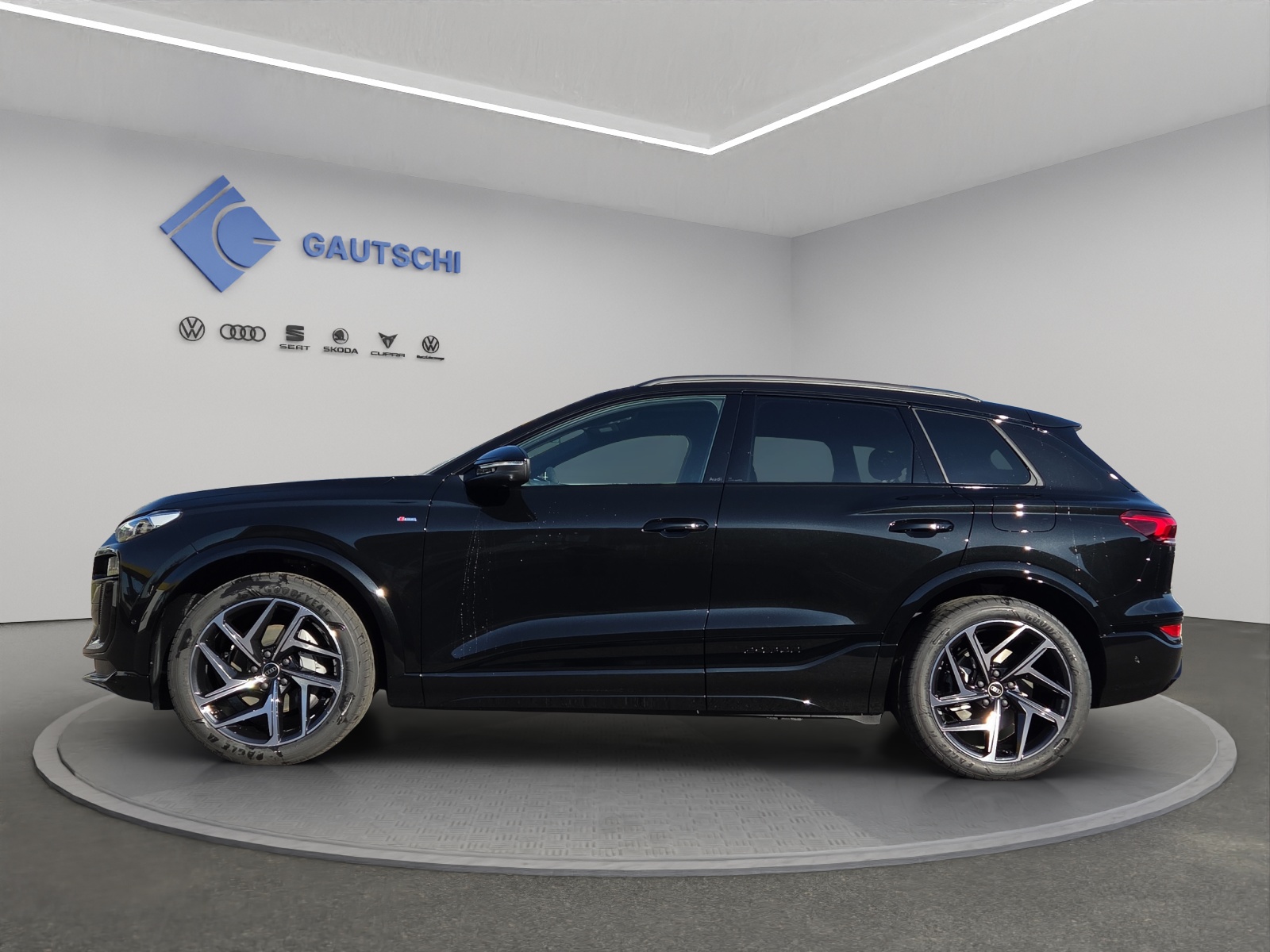 AUDI Q6 e-tron quattro-image-1