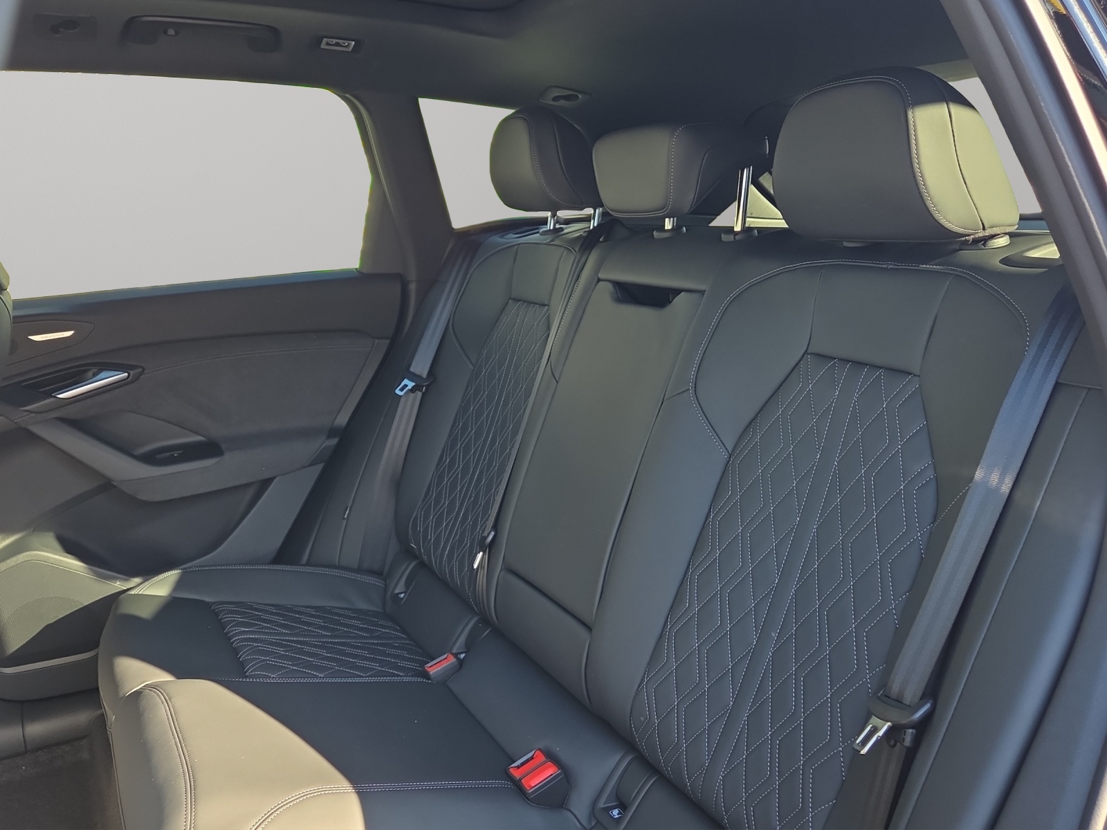 AUDI Q6 e-tron quattro-image-8