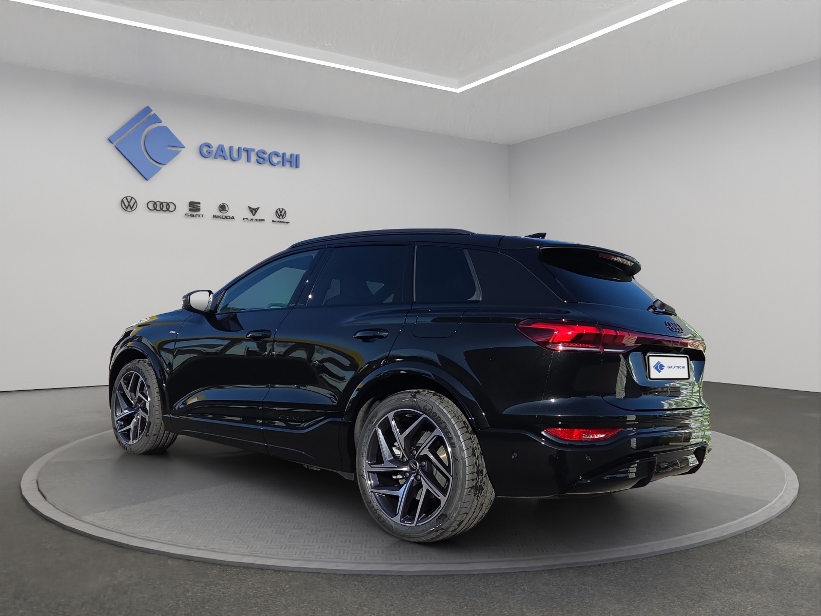 AUDI Q6 e-tron quattro-image-2