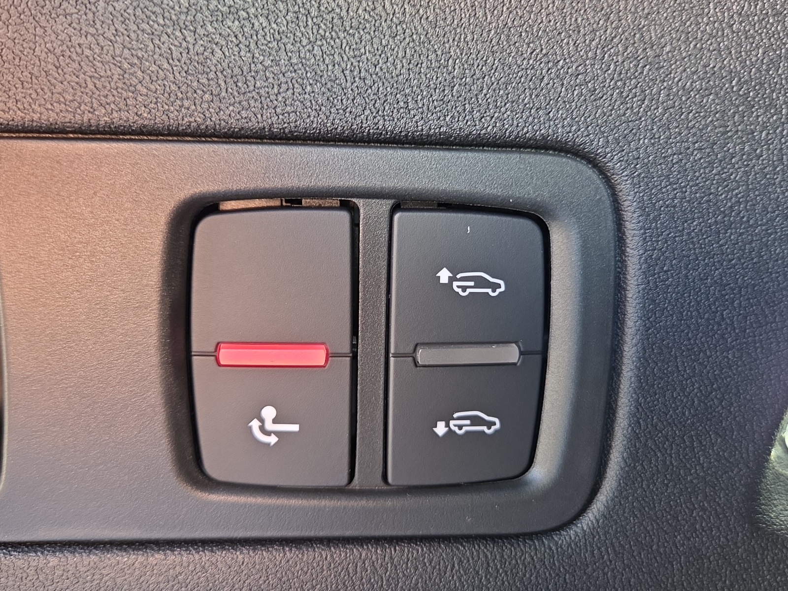 AUDI Q6 e-tron quattro-image-9