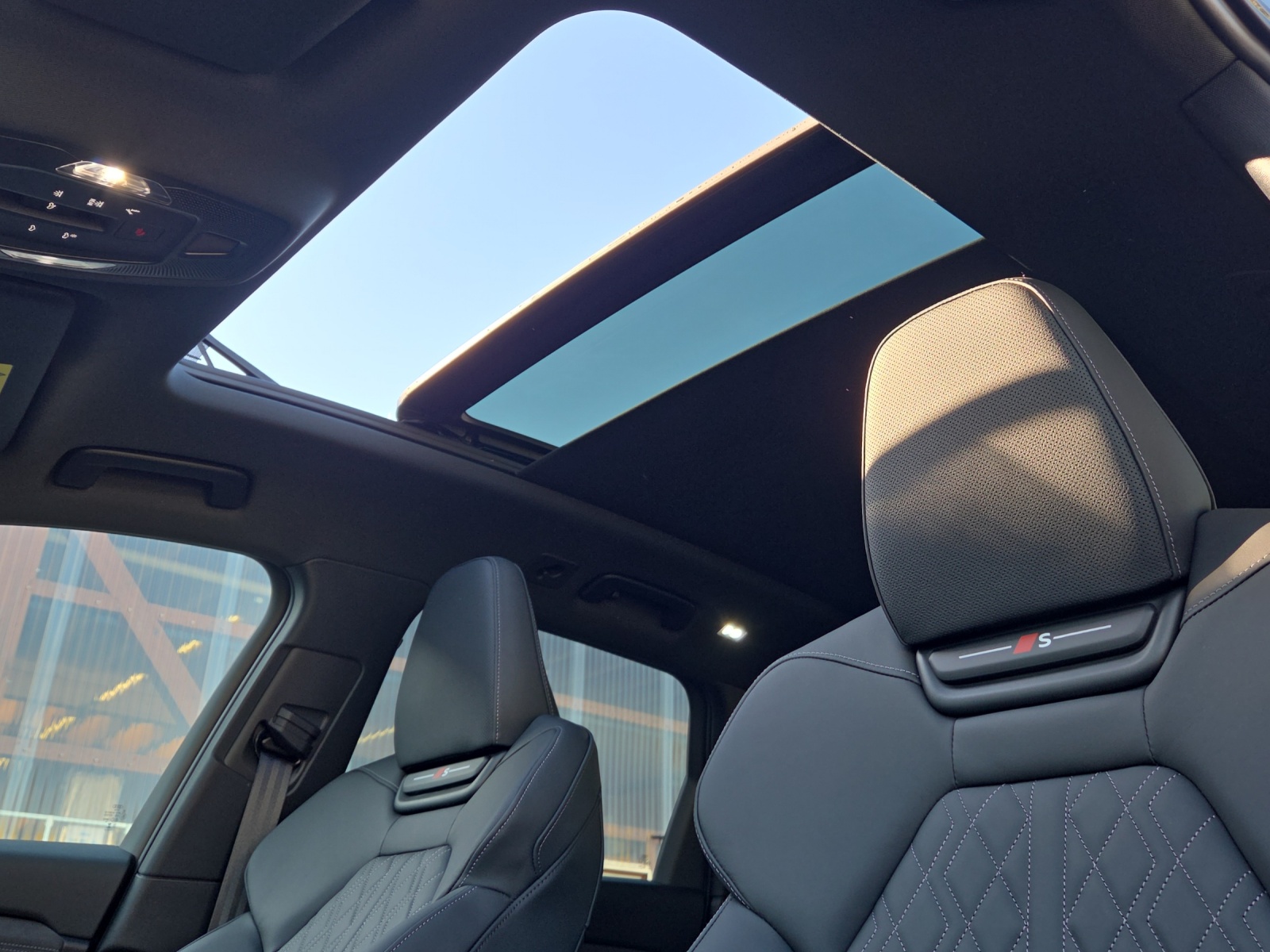 AUDI Q6 e-tron quattro-image-12