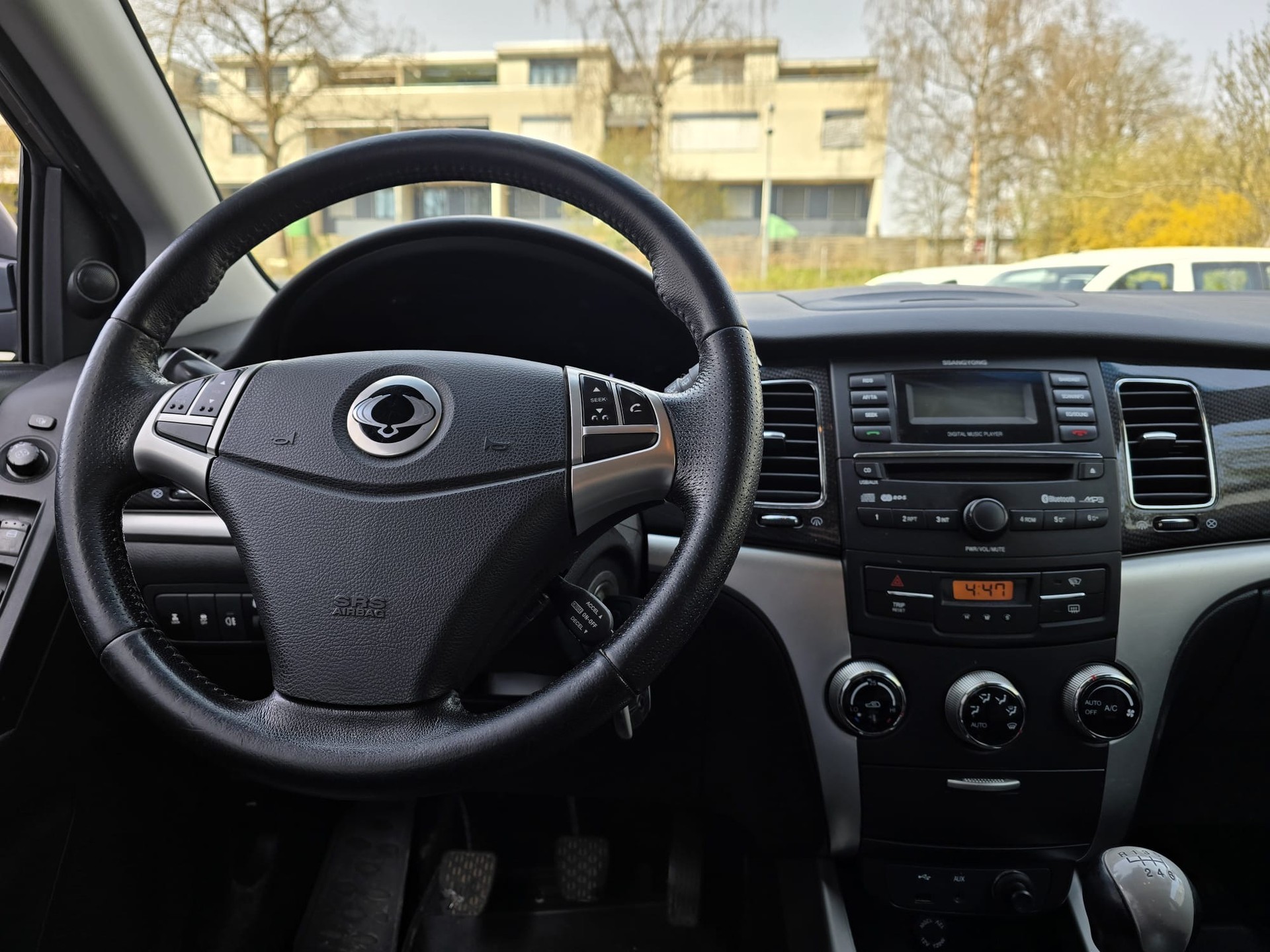 KGM-SsangYong Korando 2.0i Quartz 4WD-image-13