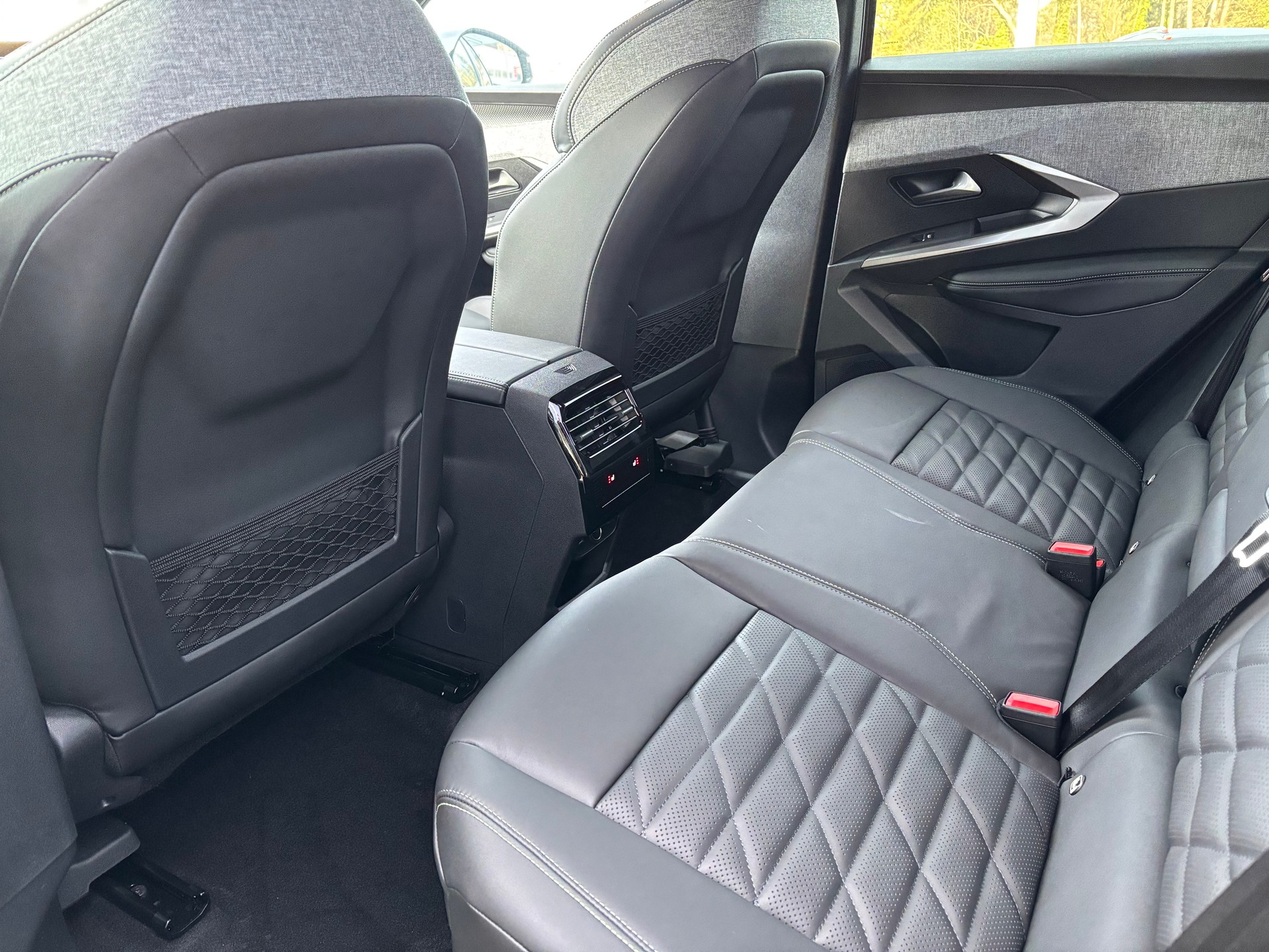 PEUGEOT 3008 145 e-DCS6 Hybrid GT-image-8