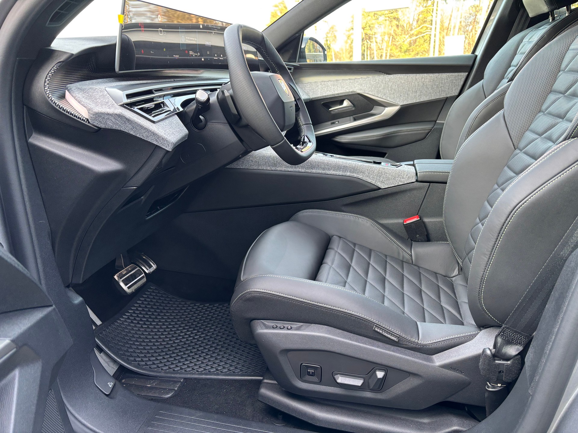 PEUGEOT 3008 145 e-DCS6 Hybrid GT-image-10