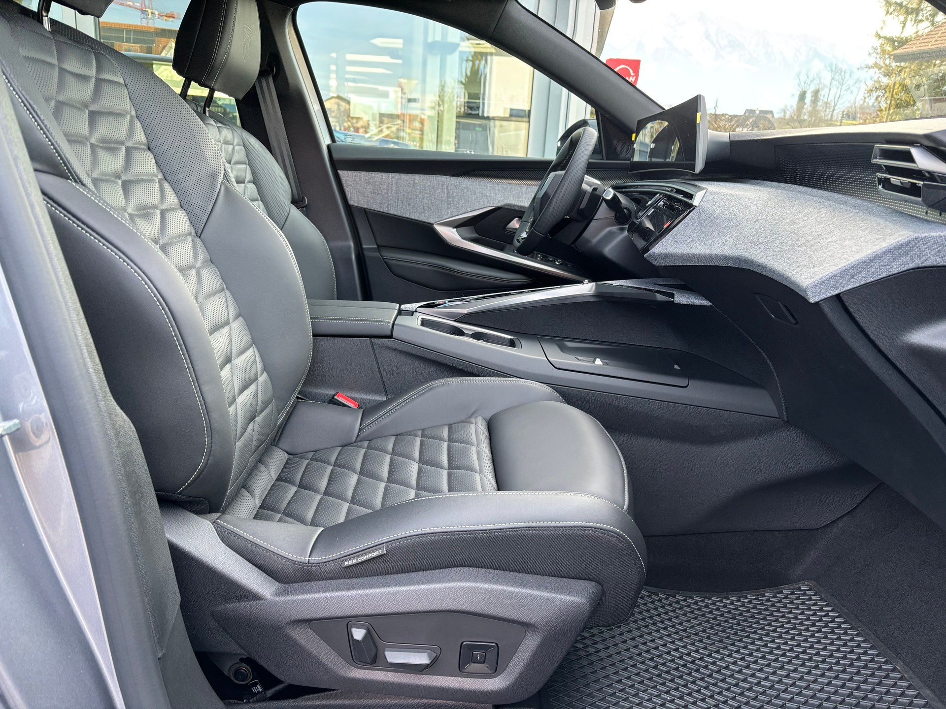 PEUGEOT 3008 145 e-DCS6 Hybrid GT-image-7