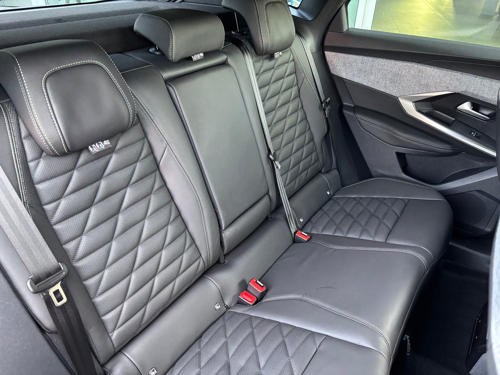 PEUGEOT 3008 145 e-DCS6 Hybrid GT-image-6