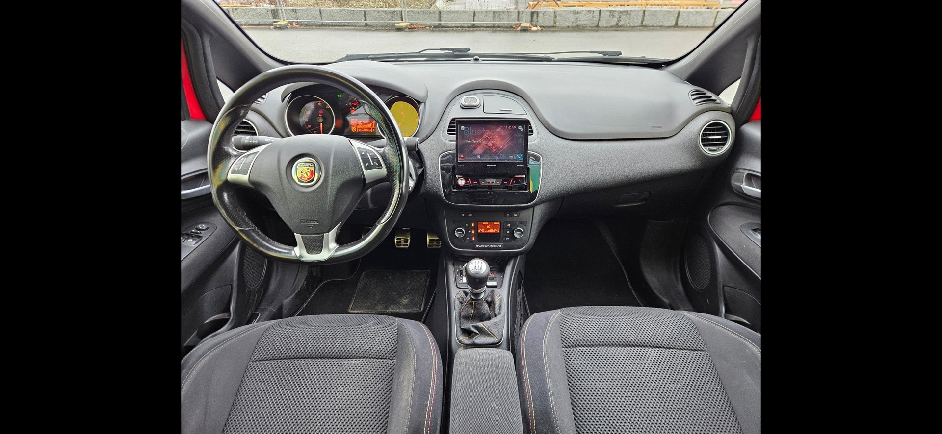 FIAT Punto 1.4 16V Turbo Abarth Supersport-image-10