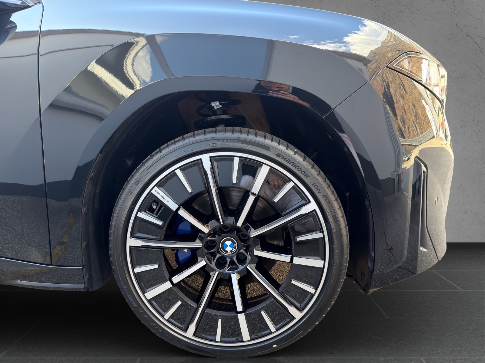 BMW iX3 50 xDrive M Sport-image-8