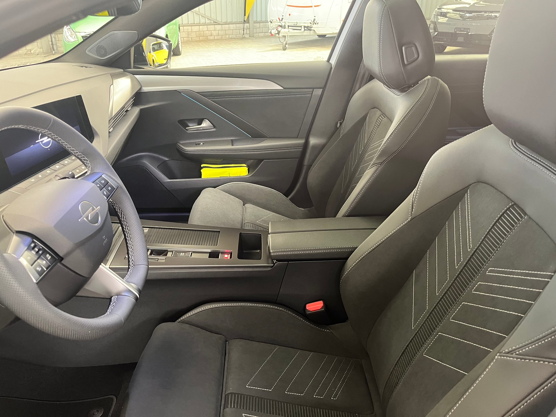 OPEL Astra Sports Tourer 58 kWh Ultimate-image-2