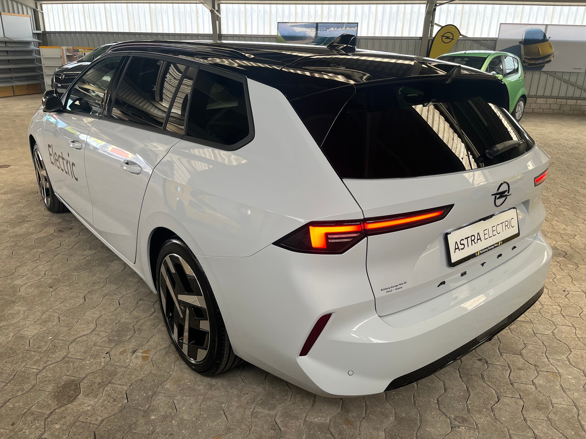 OPEL Astra Sports Tourer 58 kWh Ultimate-image-6