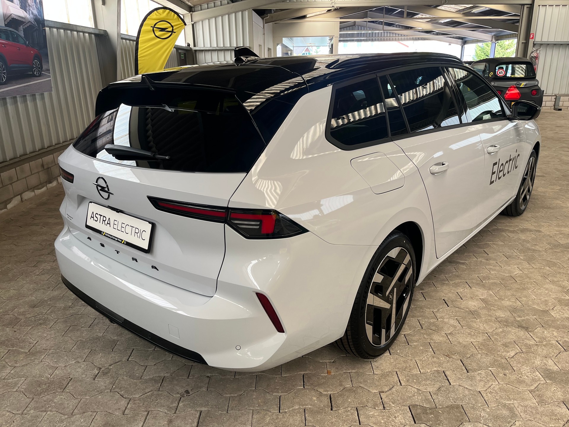 OPEL Astra Sports Tourer 58 kWh Ultimate-image-8