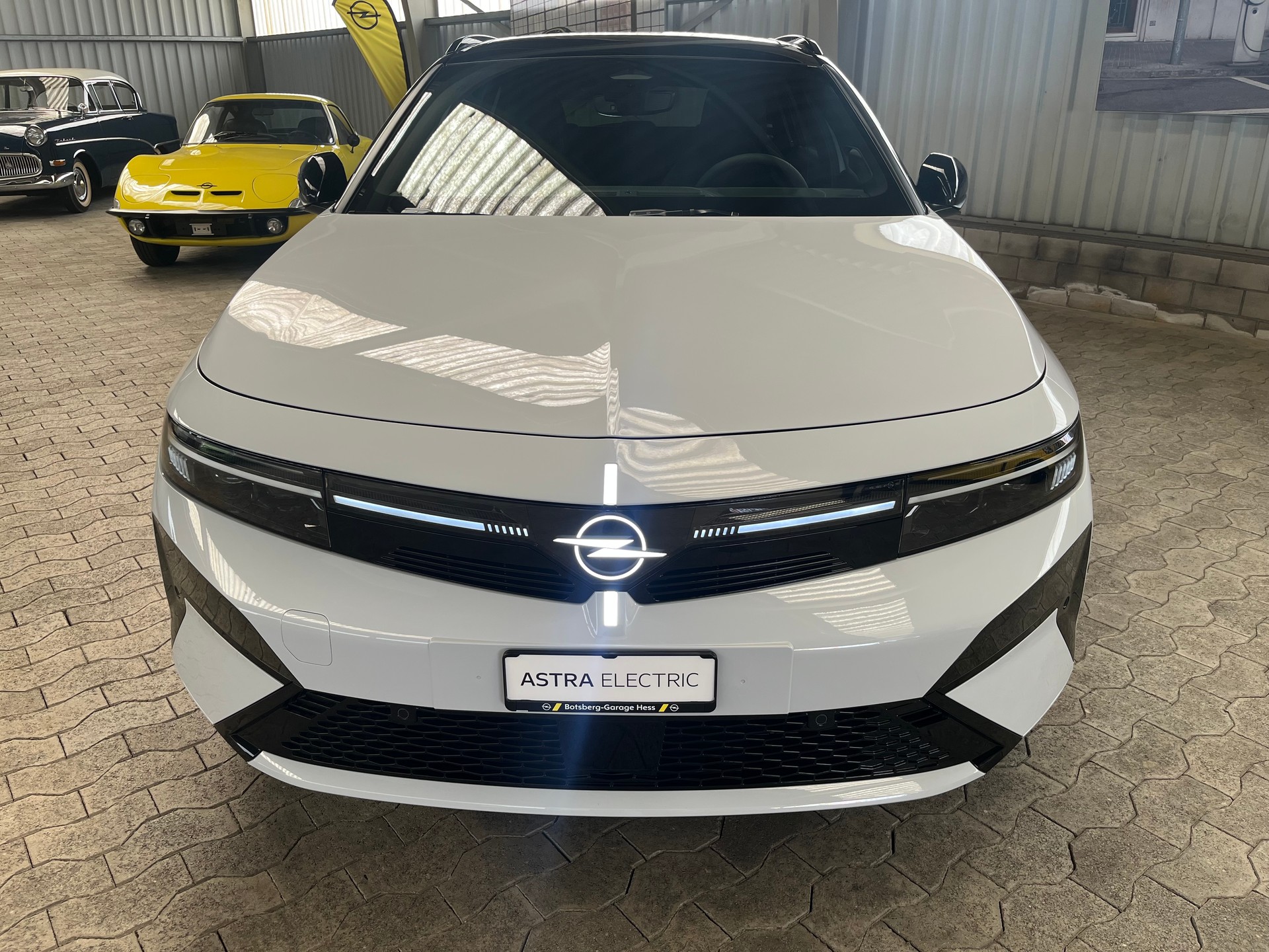 OPEL Astra Sports Tourer 58 kWh Ultimate-image-1