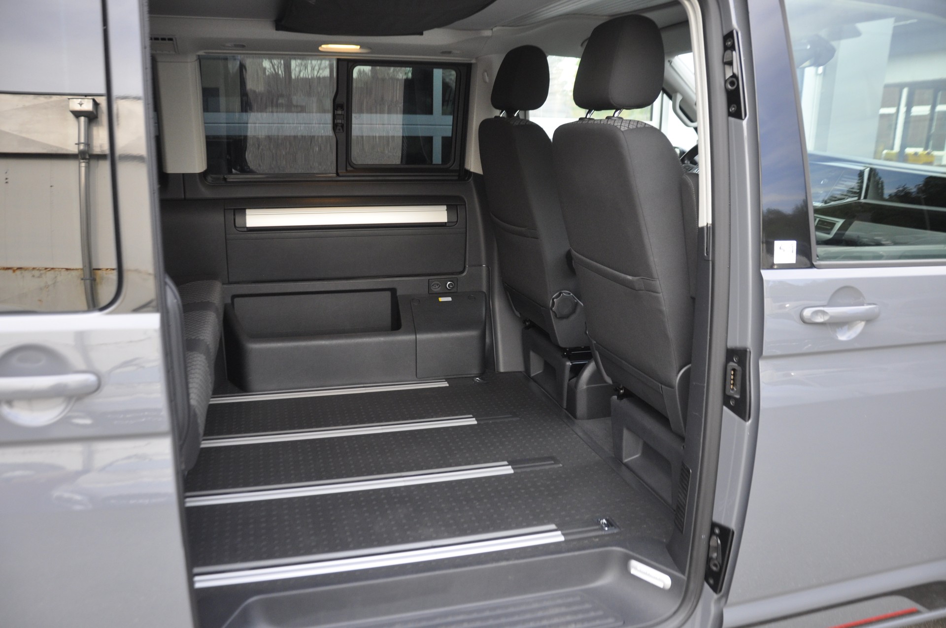 VW T6.1 California 2.0 TDI Beach Edition Spirit 4Motion DSG I Anhängerkupplung-image-6