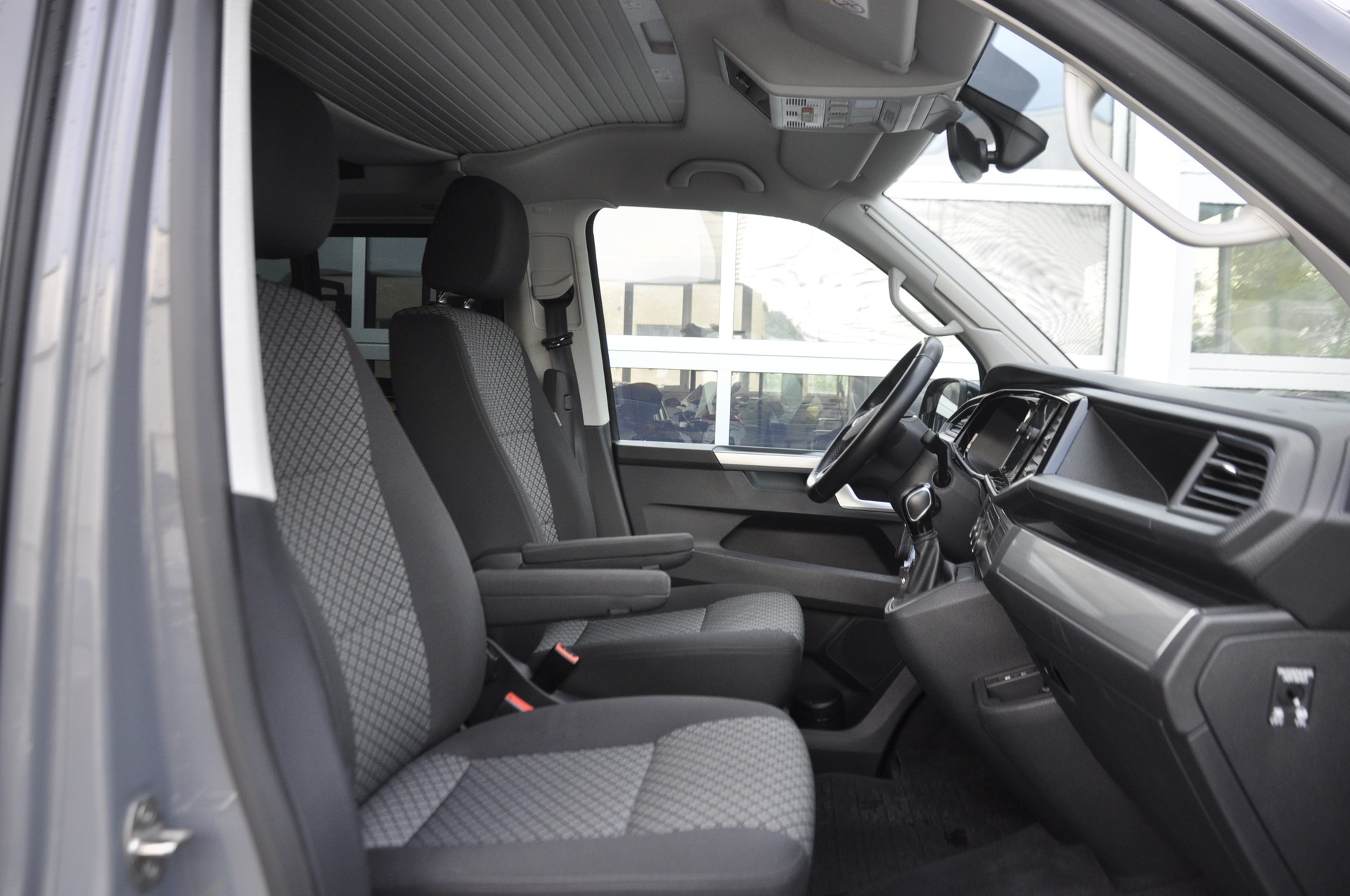 VW T6.1 California 2.0 TDI Beach Edition Spirit 4Motion DSG I Anhängerkupplung-image-4