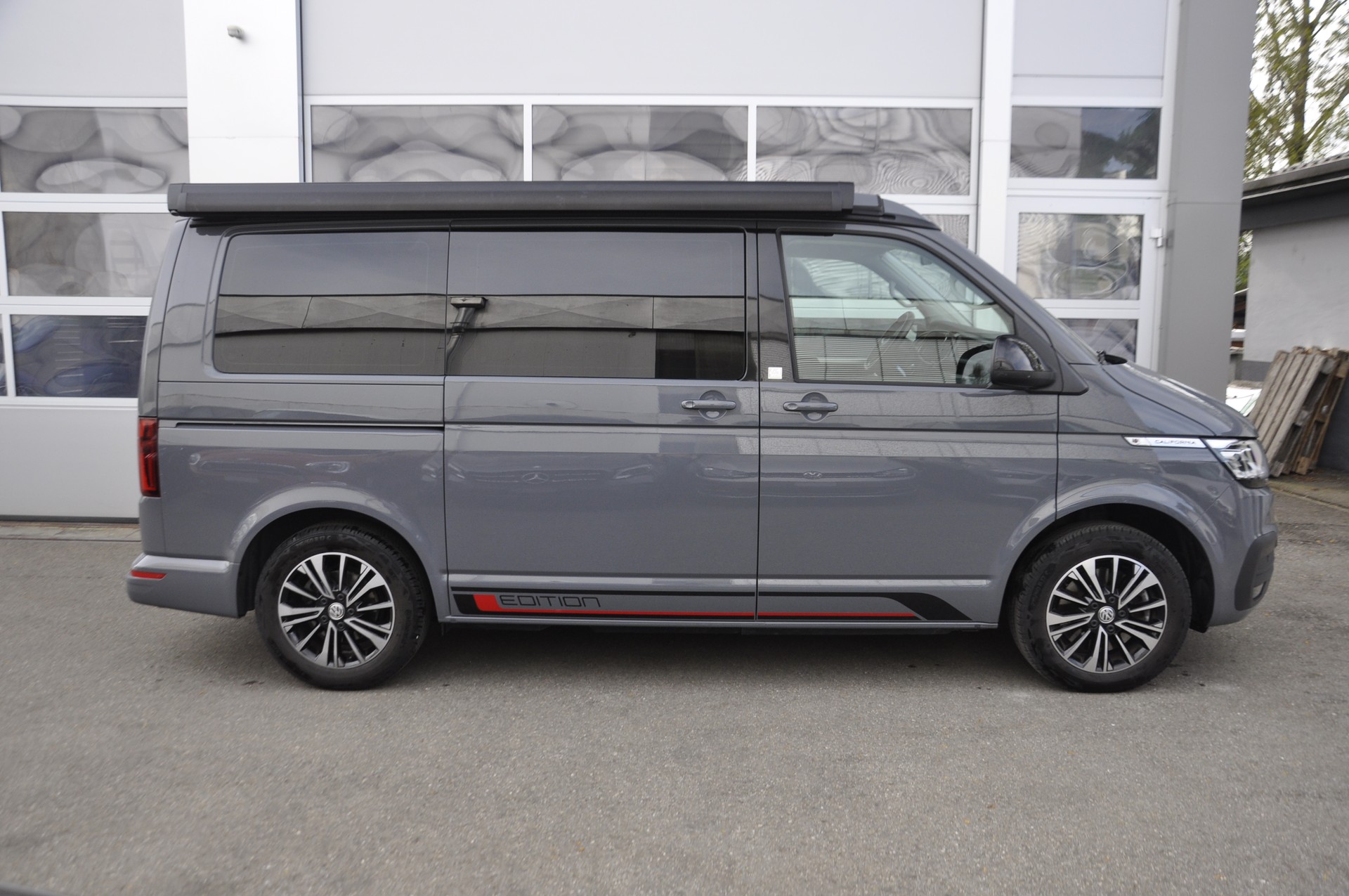 VW T6.1 California 2.0 TDI Beach Edition Spirit 4Motion DSG I Anhängerkupplung-image-14