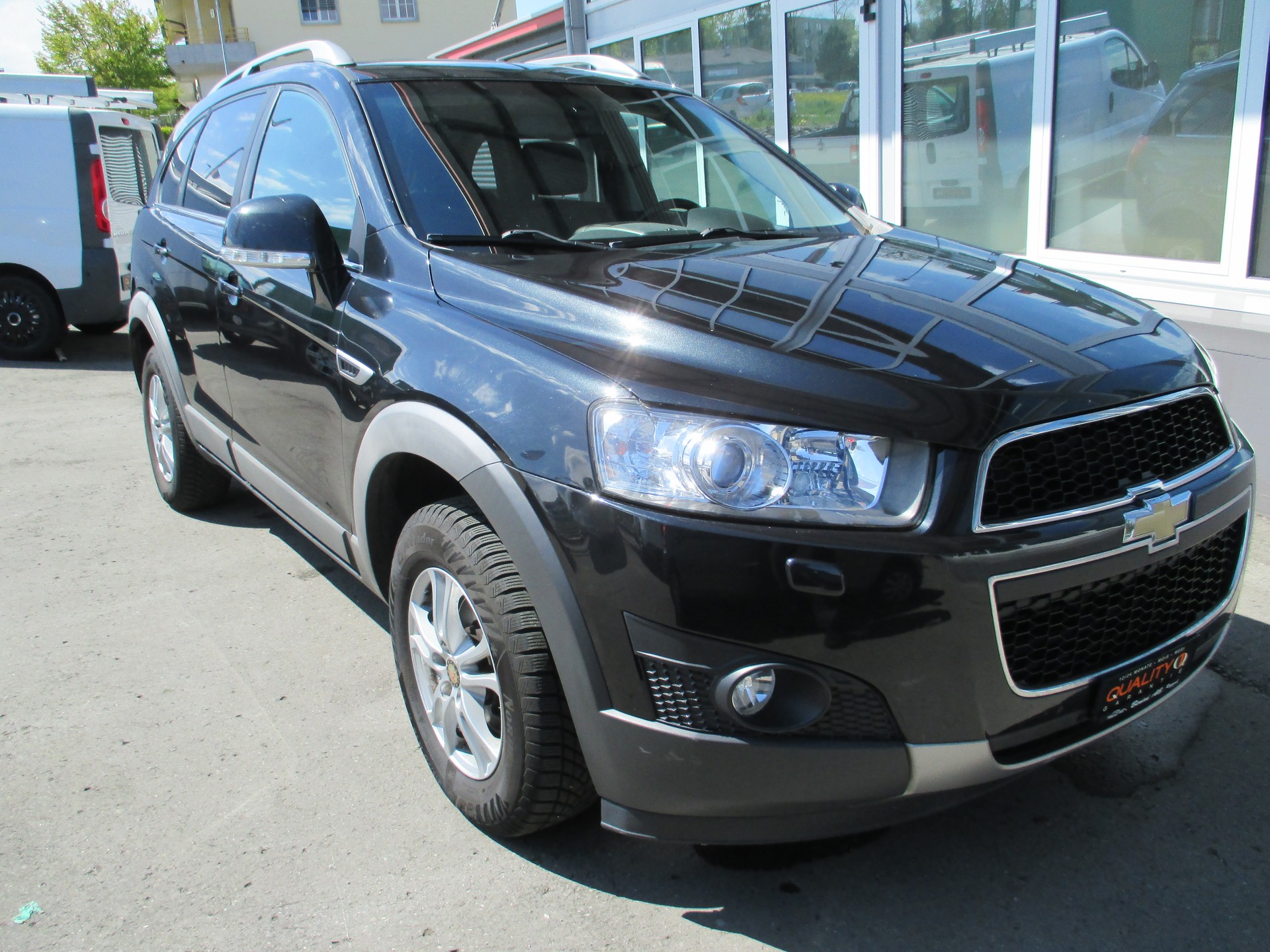 CHEVROLET Captiva 2.4 100 Anniversary 4WD Automatic-image-2