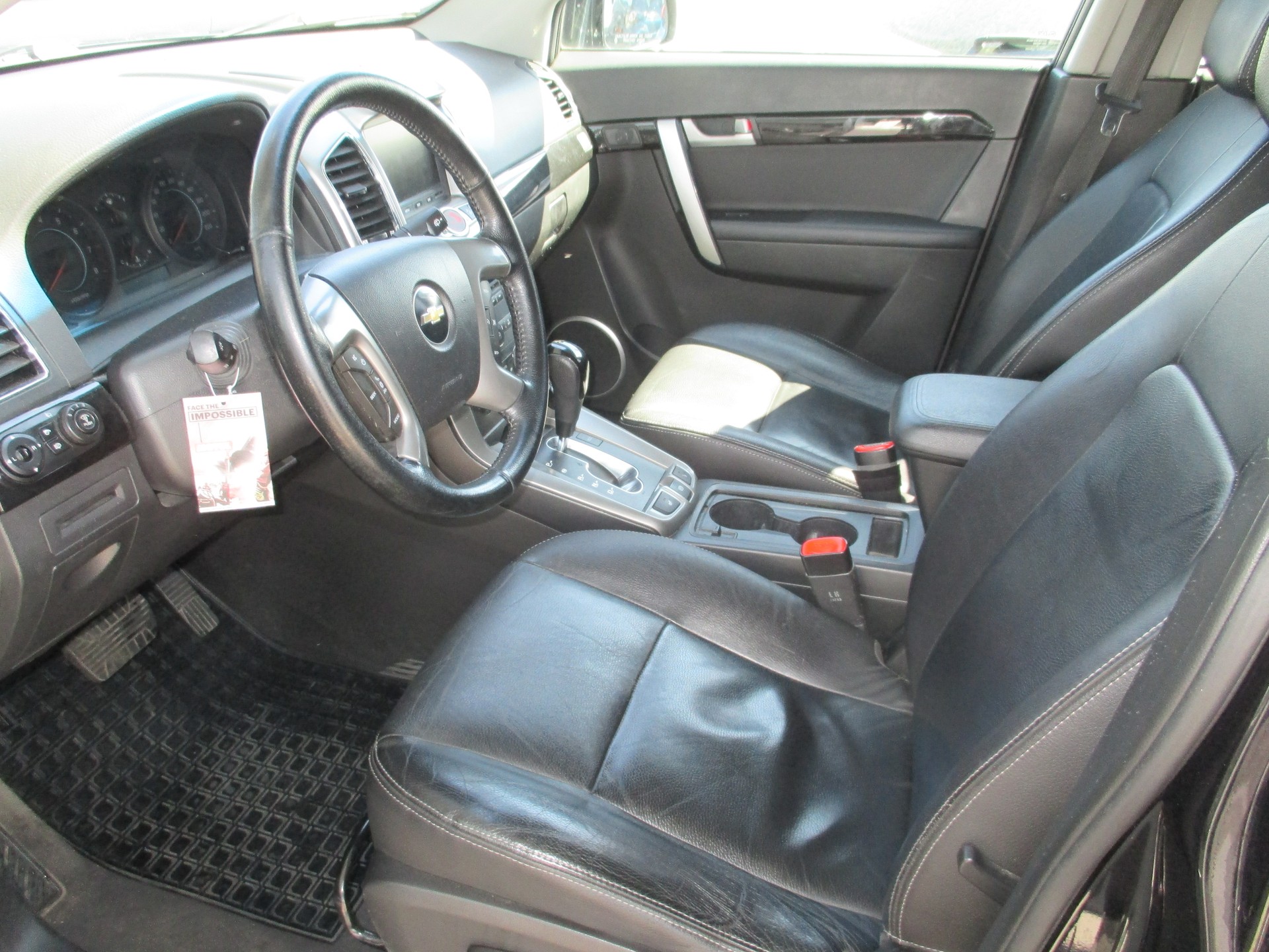 CHEVROLET Captiva 2.4 100 Anniversary 4WD Automatic-image-8