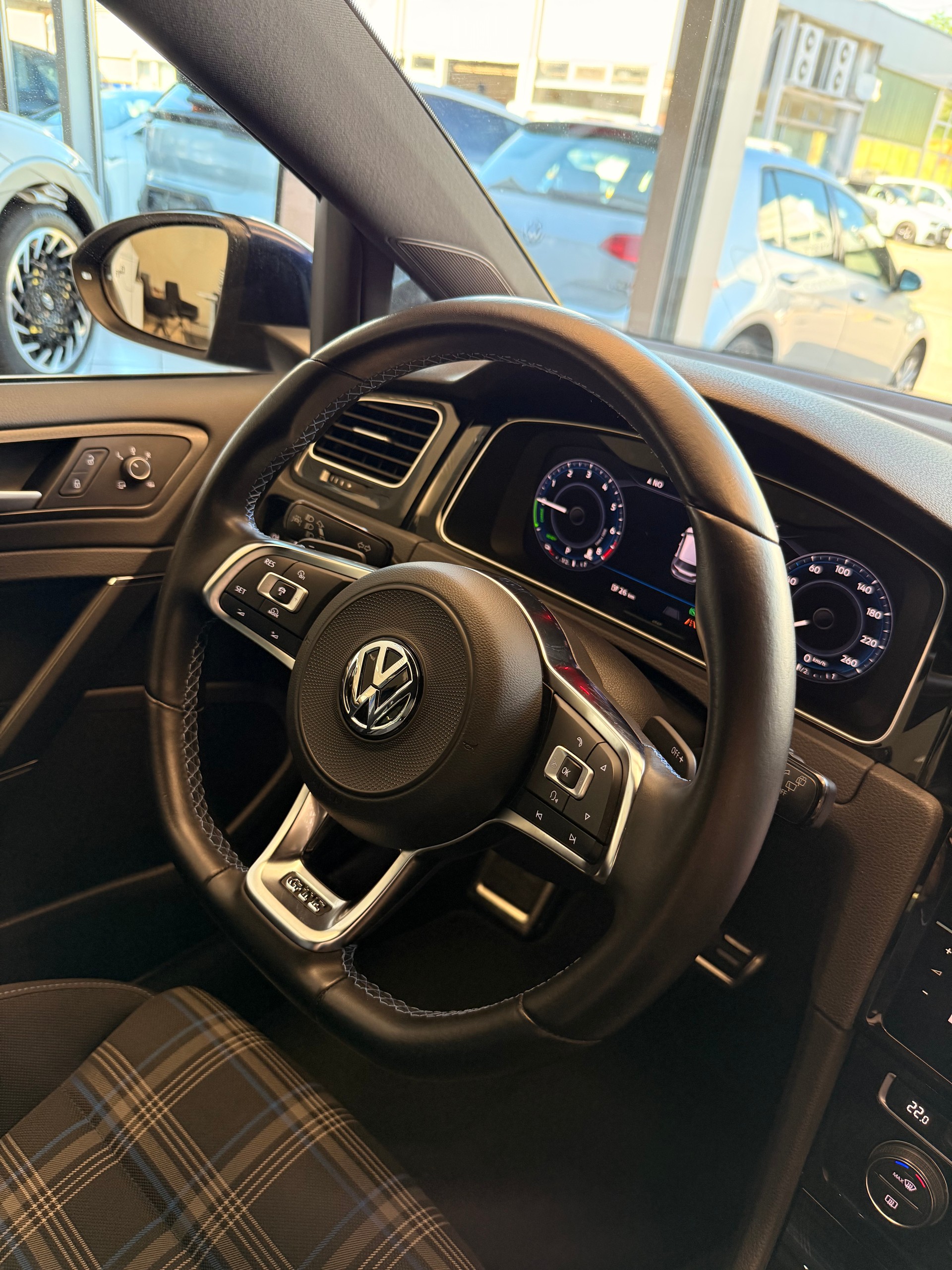 VW Golf 1.4 TSI GTE DSG Facelift-image-14