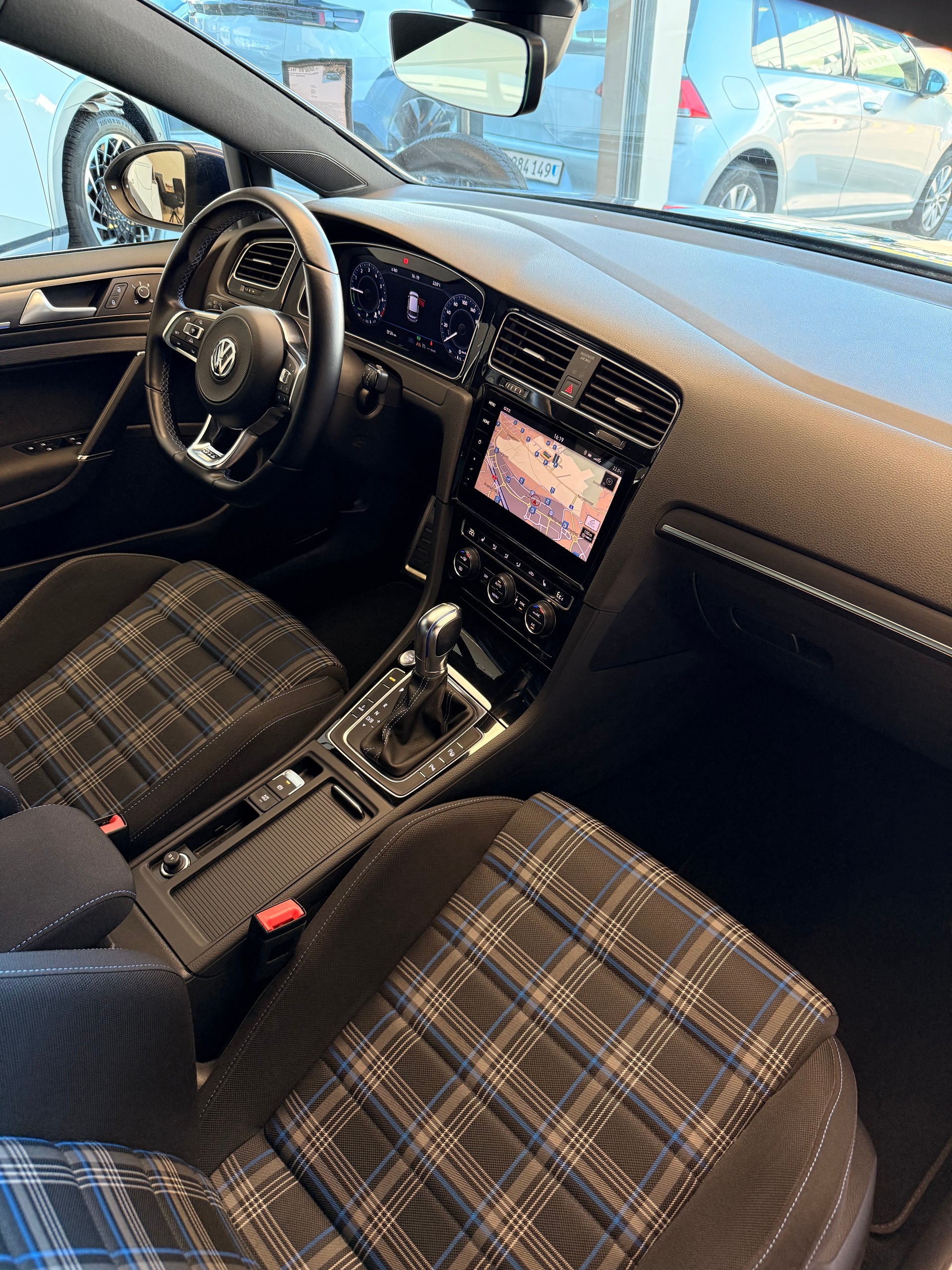 VW Golf 1.4 TSI GTE DSG Facelift-image-13