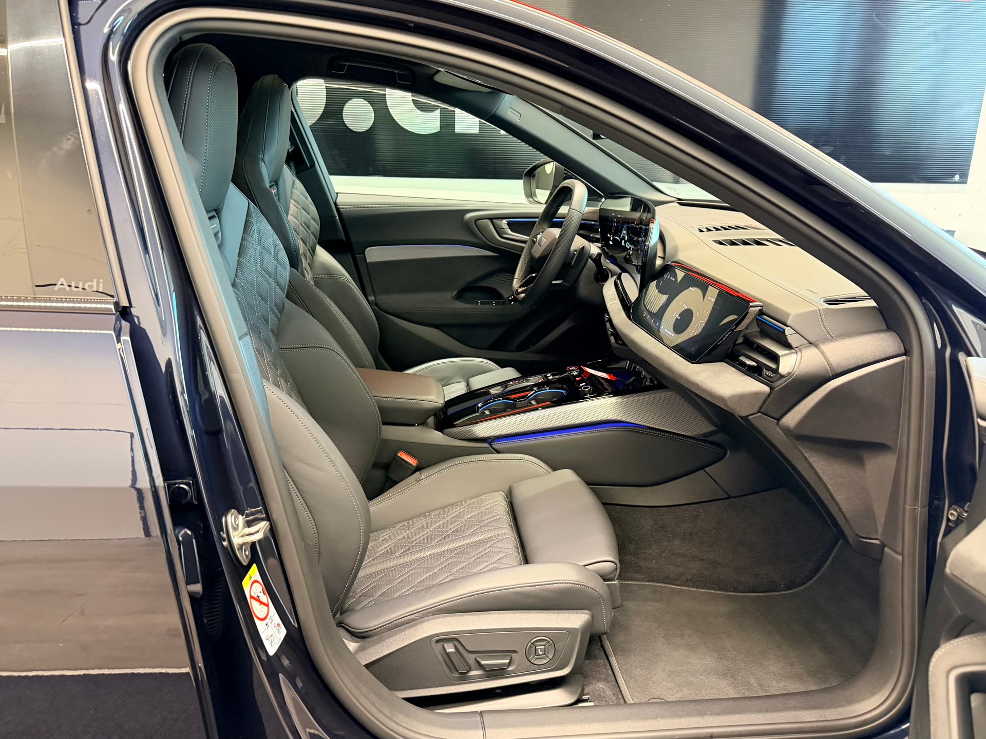 AUDI S5 Avant TFSI quattro S tronic-image-24