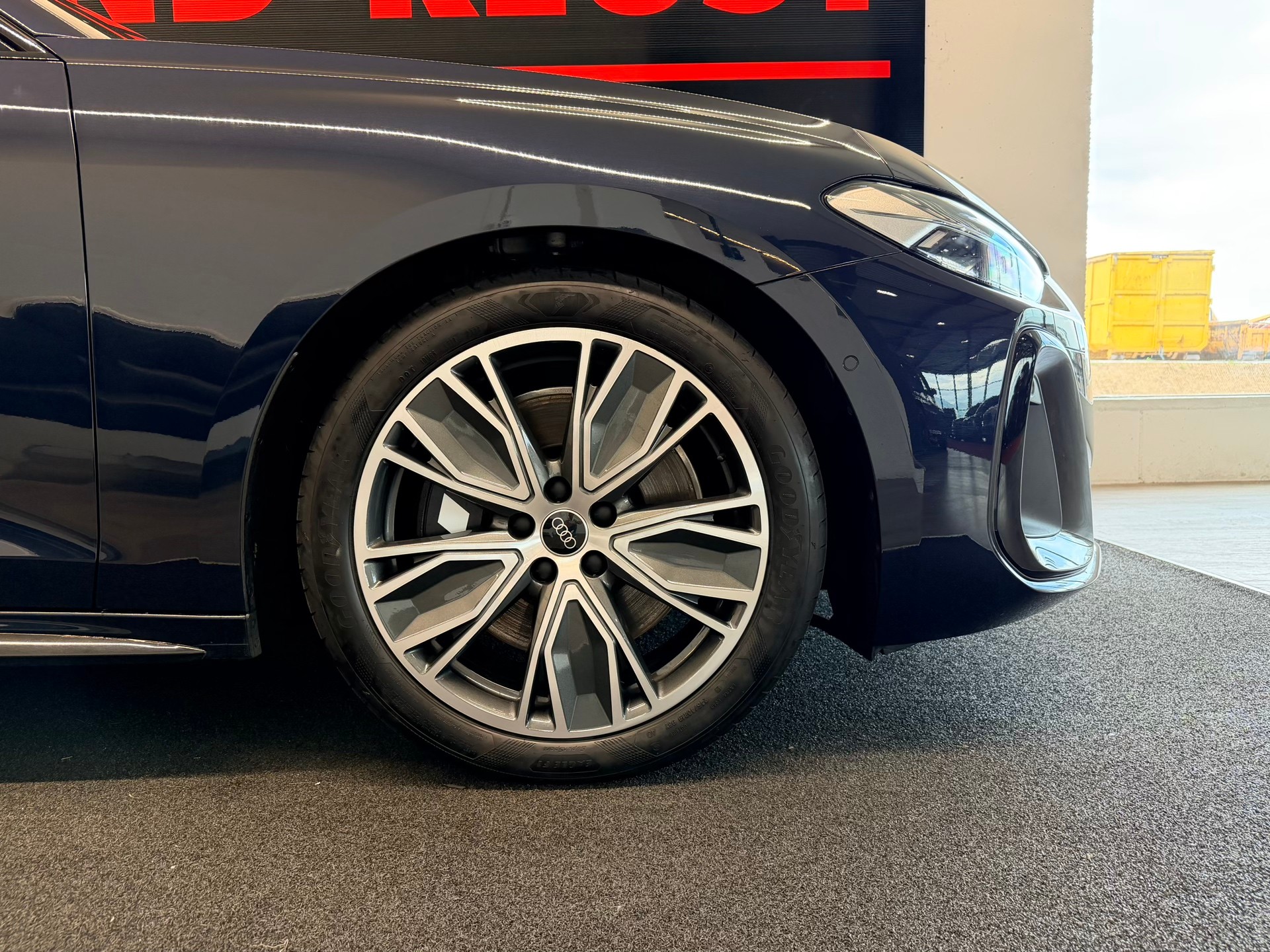 AUDI S5 Avant TFSI quattro S tronic-image-5