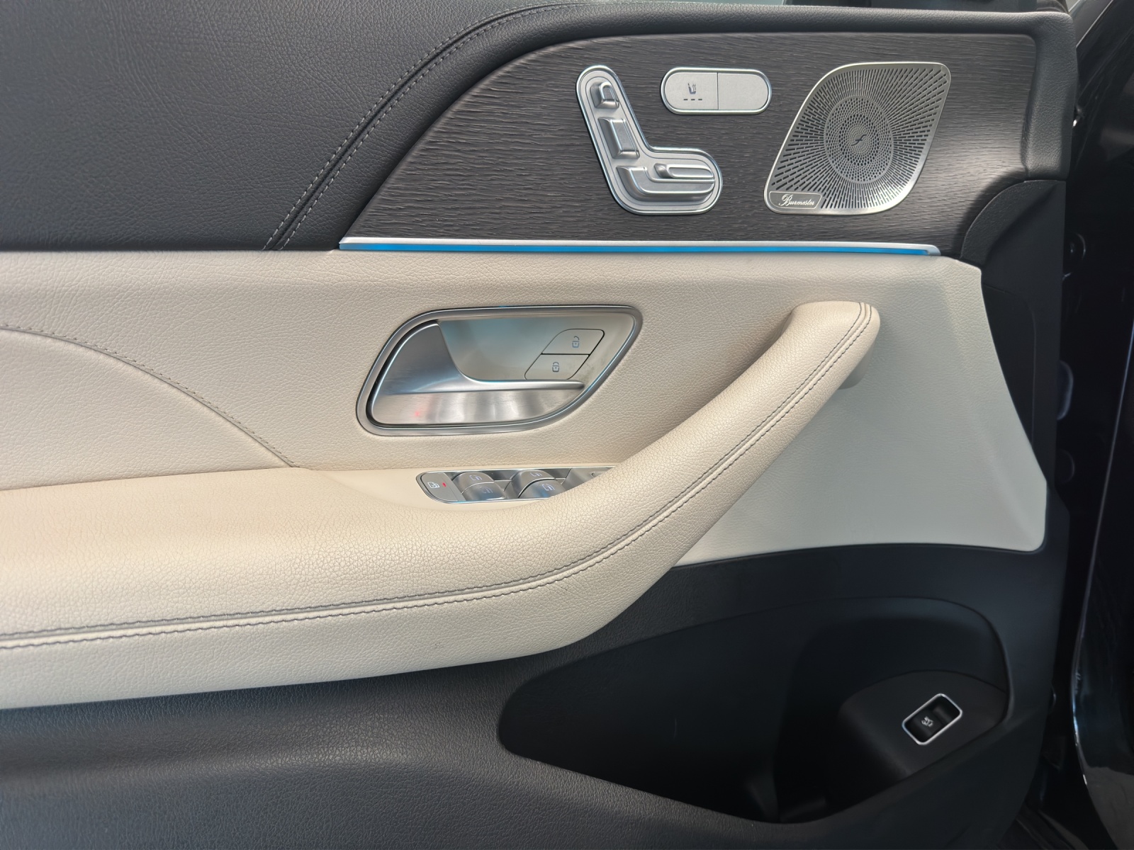MERCEDES-BENZ GLE 300 d 4Matic-image-9