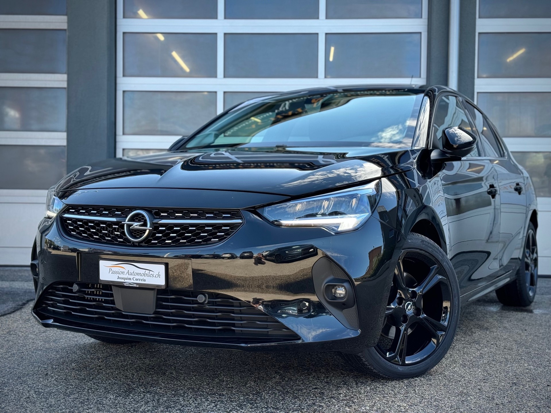 OPEL Corsa 1.2 TP Elegance-image-0