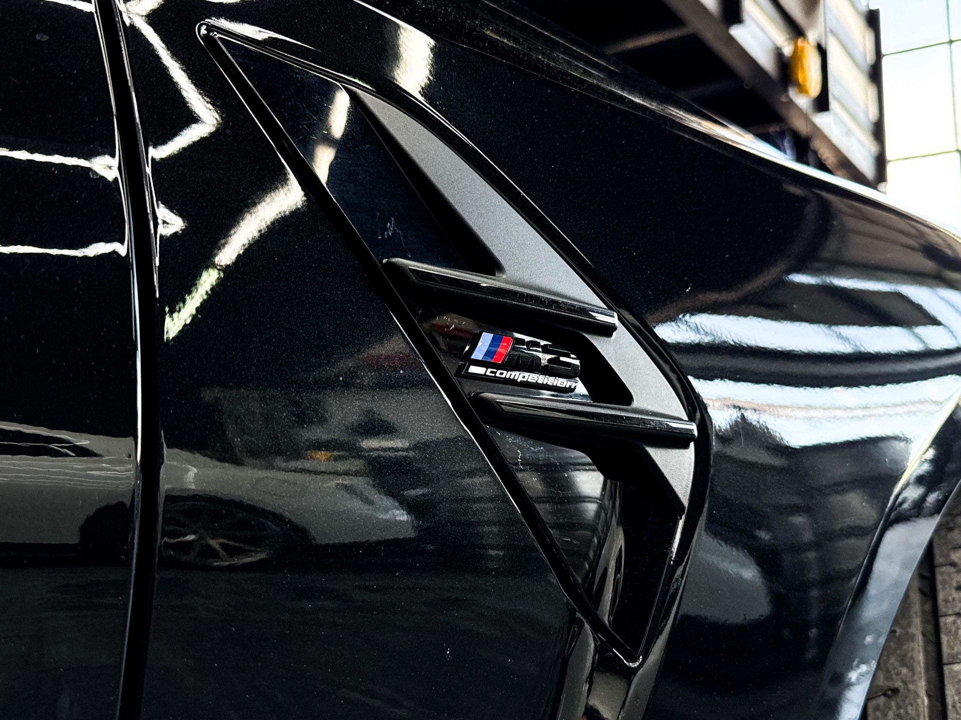 BMW M3 Competition M xDrive-image-4