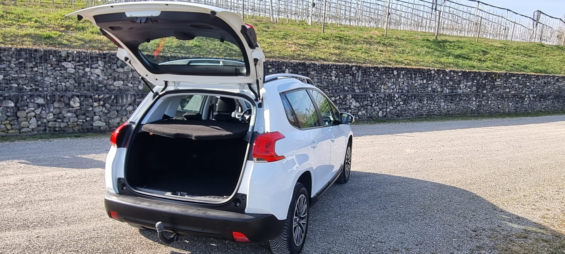 PEUGEOT 2008 1.2 PureTech Active-image-4