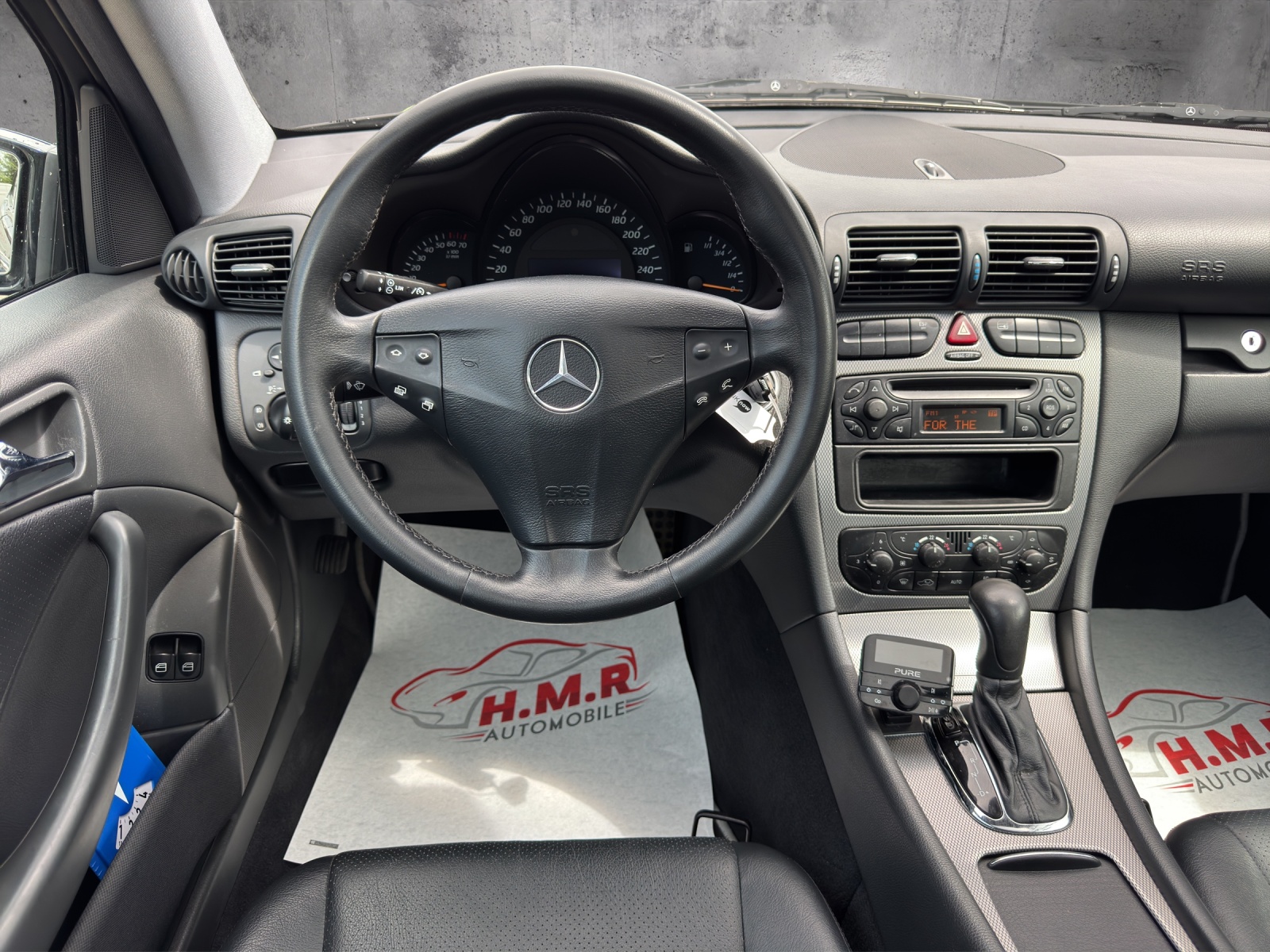 MERCEDES-BENZ C 180-image-11
