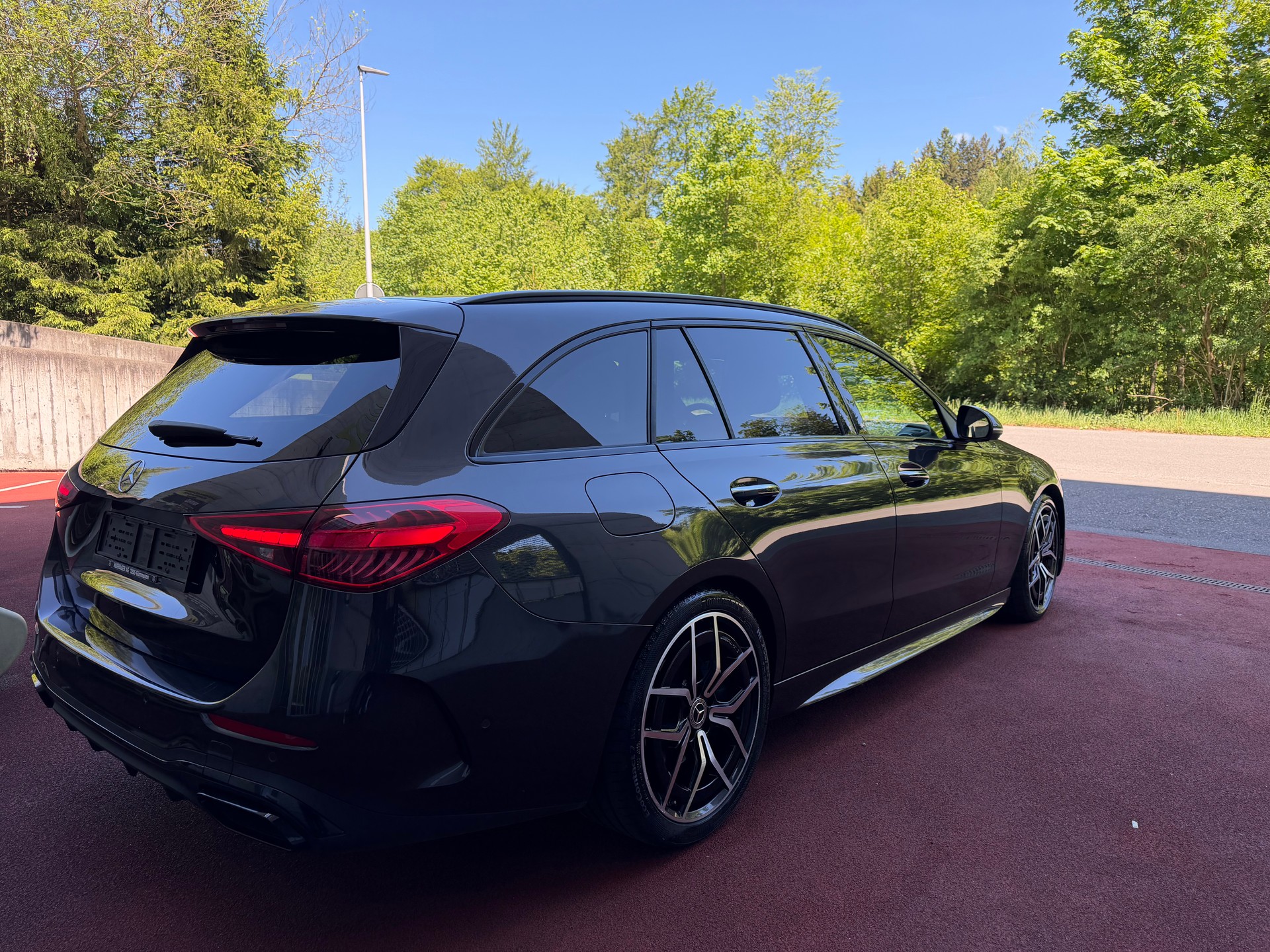 MERCEDES-BENZ C 220 d T 4Matic AMG Line-image-4