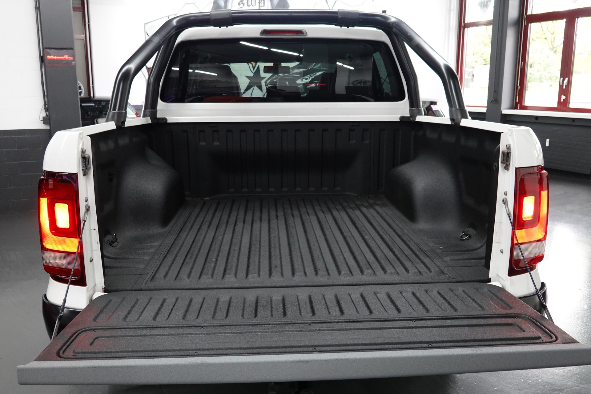 VW AMAROK 2.0 BiTDI ULTIMATE WHITE 4-MOTION PICK-UP 3200kg AHL-image-34