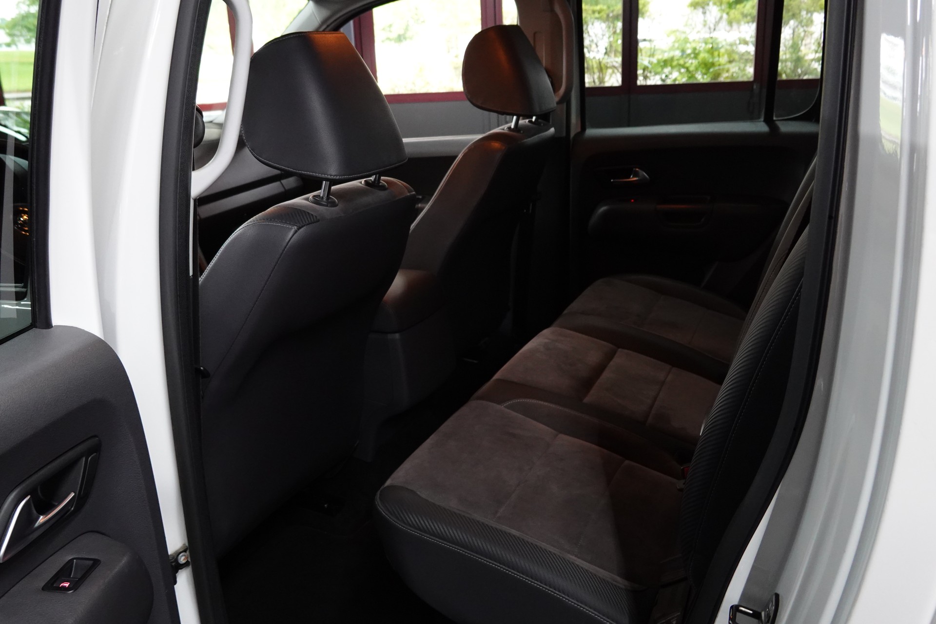 VW AMAROK 2.0 BiTDI ULTIMATE WHITE 4-MOTION PICK-UP 3200kg AHL-image-32