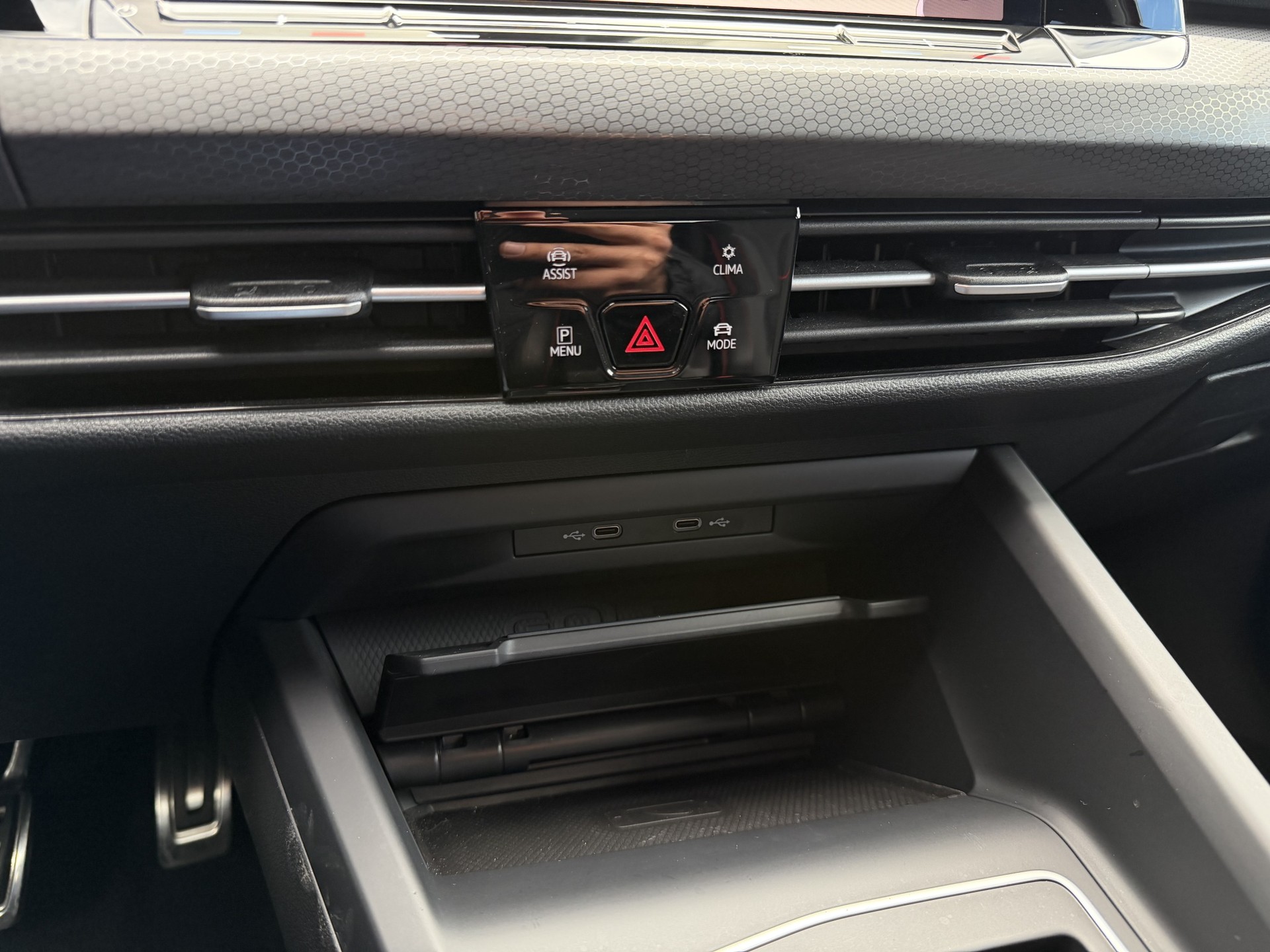 VW Golf 2.0 TSI GTI Clubsport DSG-image-16