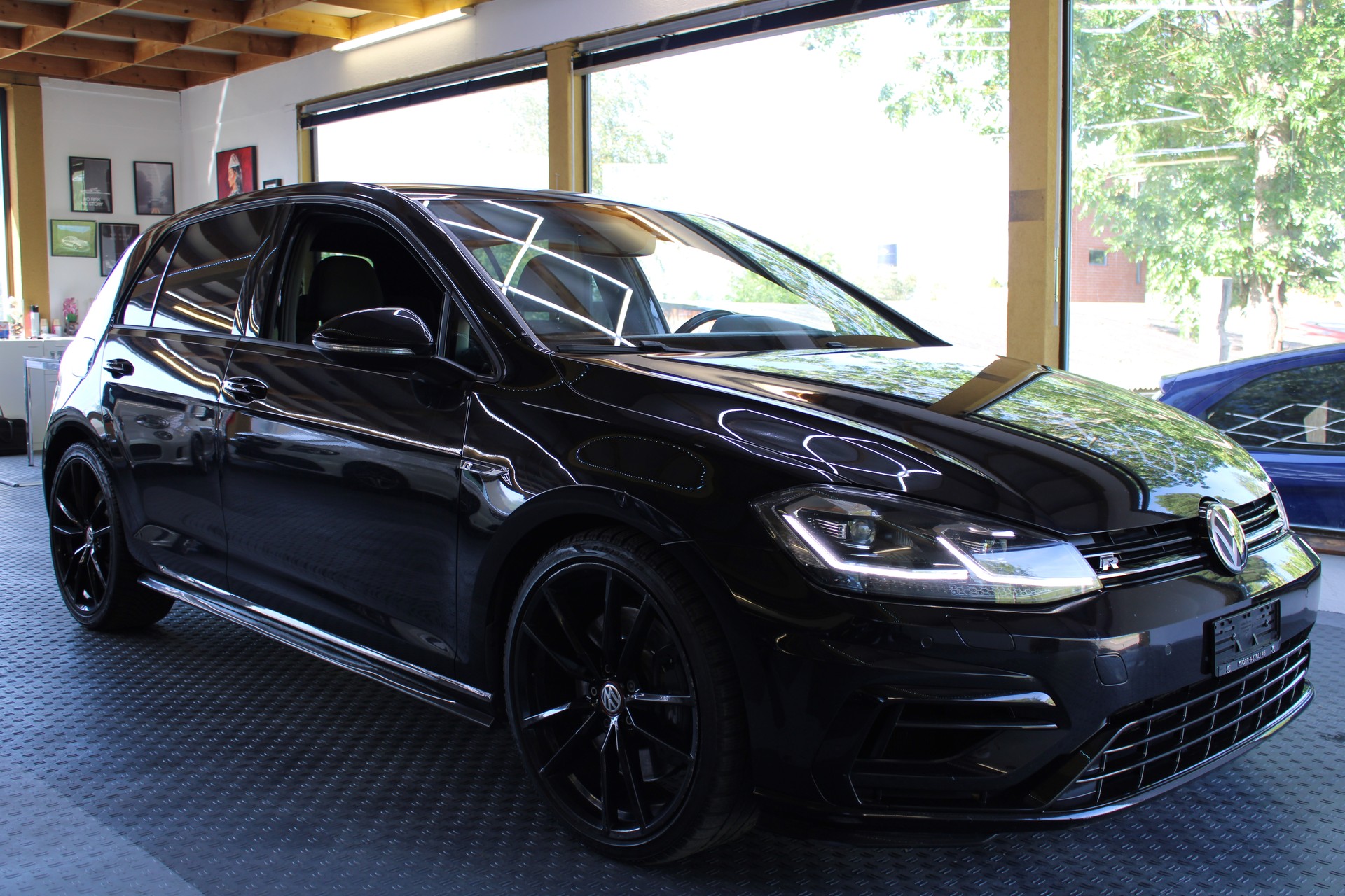 VW Golf 2.0 TSI R 4Motion DSG-image-3