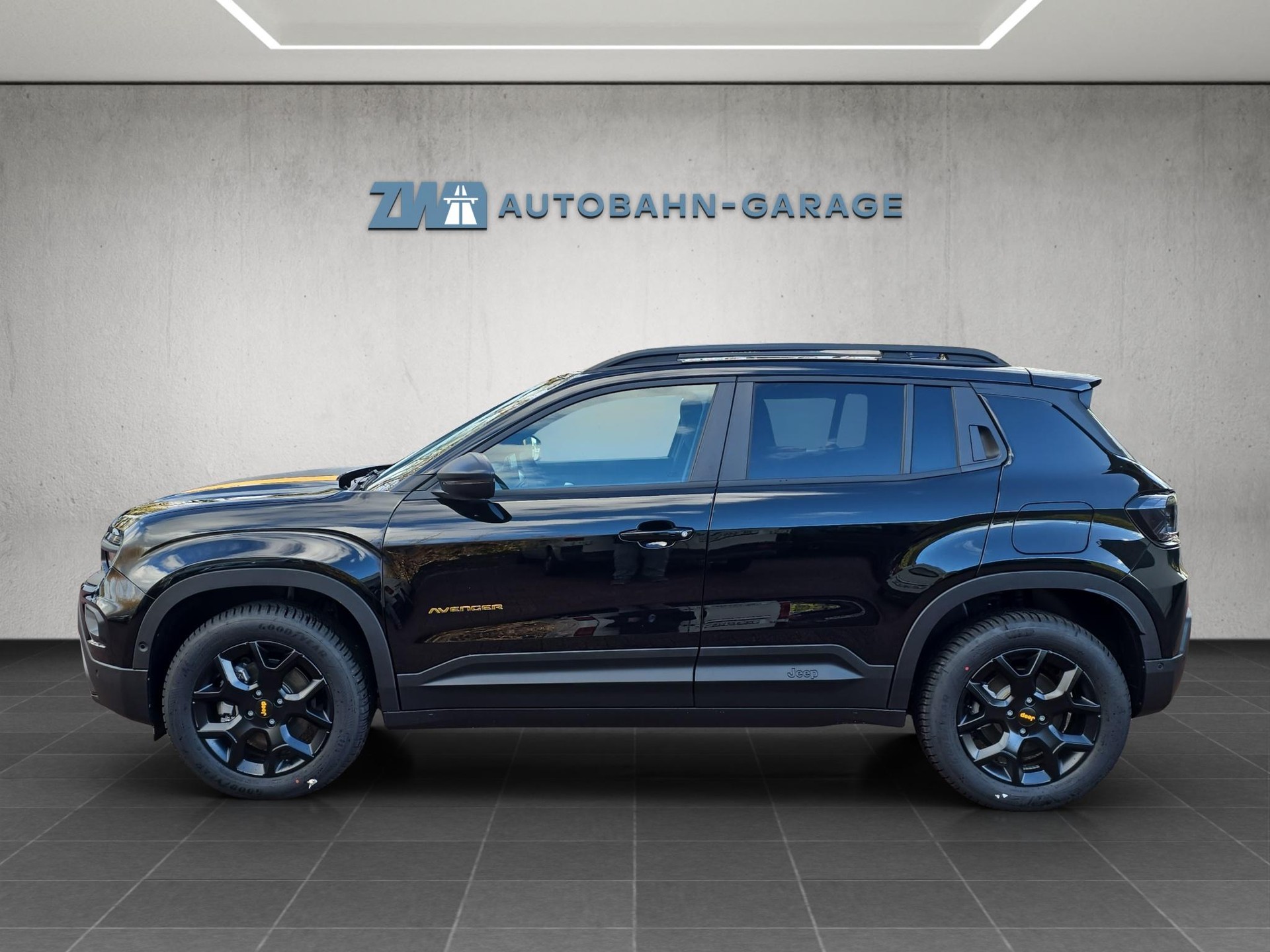 JEEP Avenger 1.2 MHEV The North Face 4xe-image-1